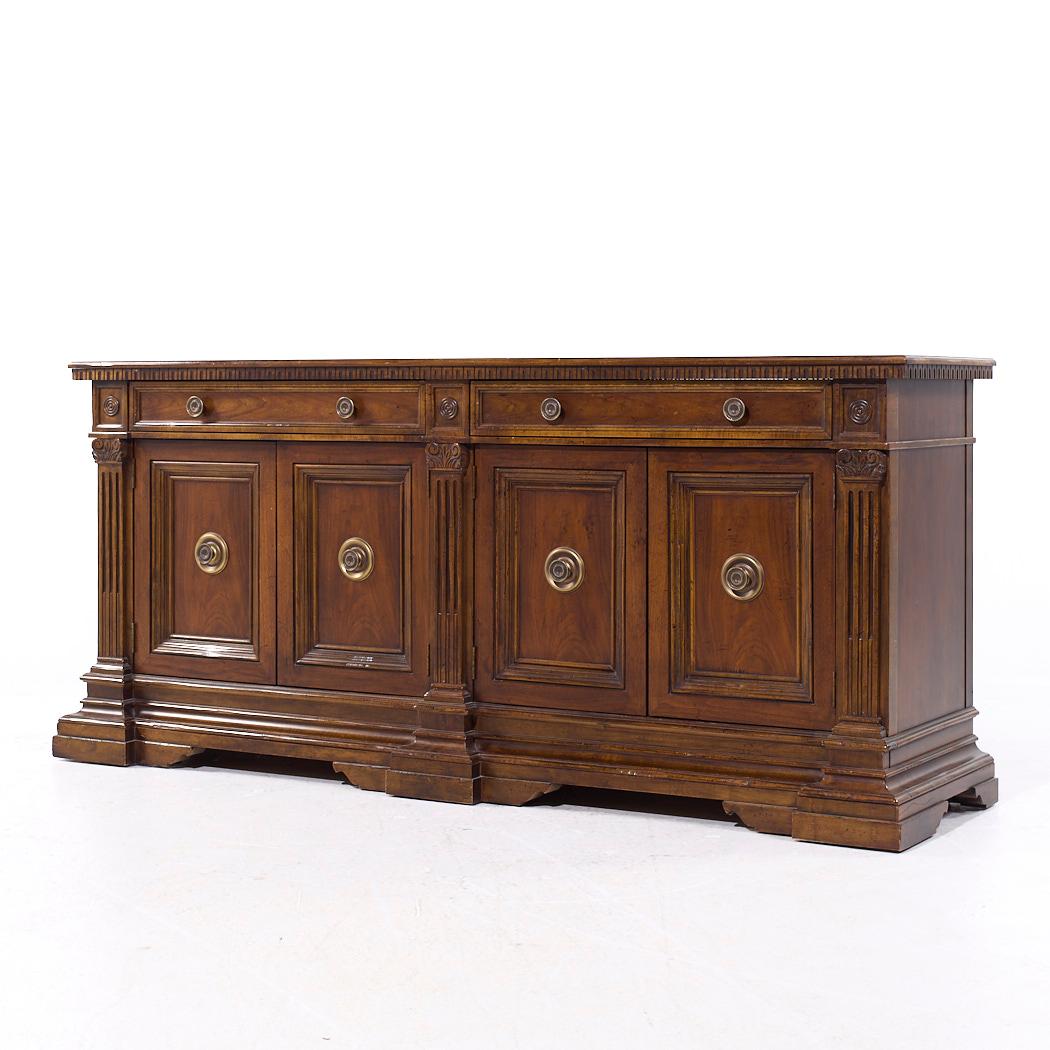 Americano Buffet Baker in stile Luigi XVI in noce e ottone in vendita