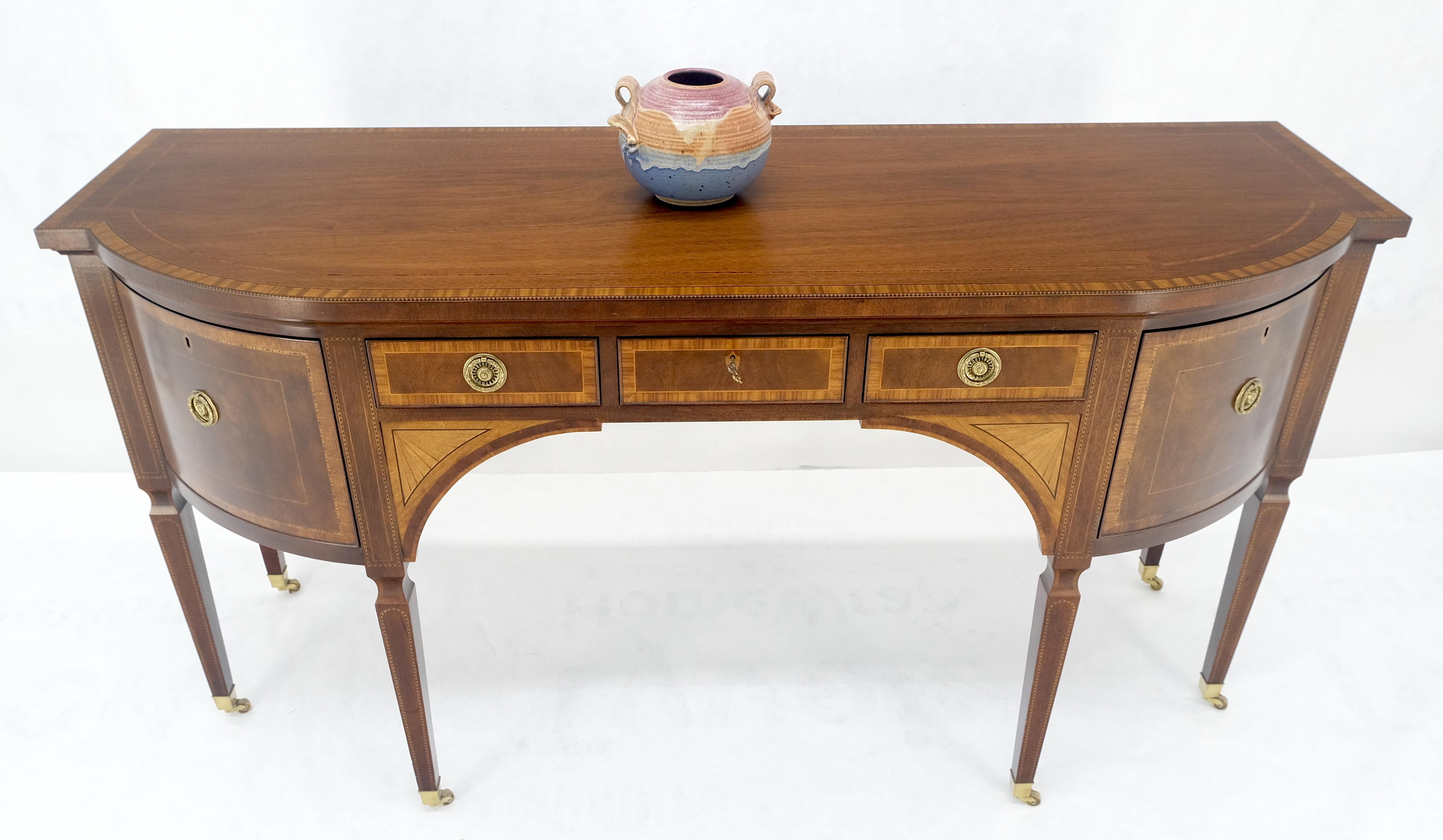 Baker Mahagoni Banded Top Hepplewhite Messing Rollen Tapered Legs Sideboard MINT im Angebot 10