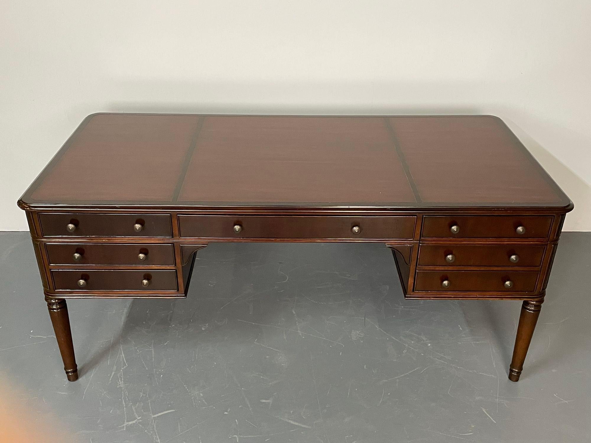 Baker Mahogany Executive Partners Desk, Georgian, Writing Table In Good Condition For Sale In Stamford, CT