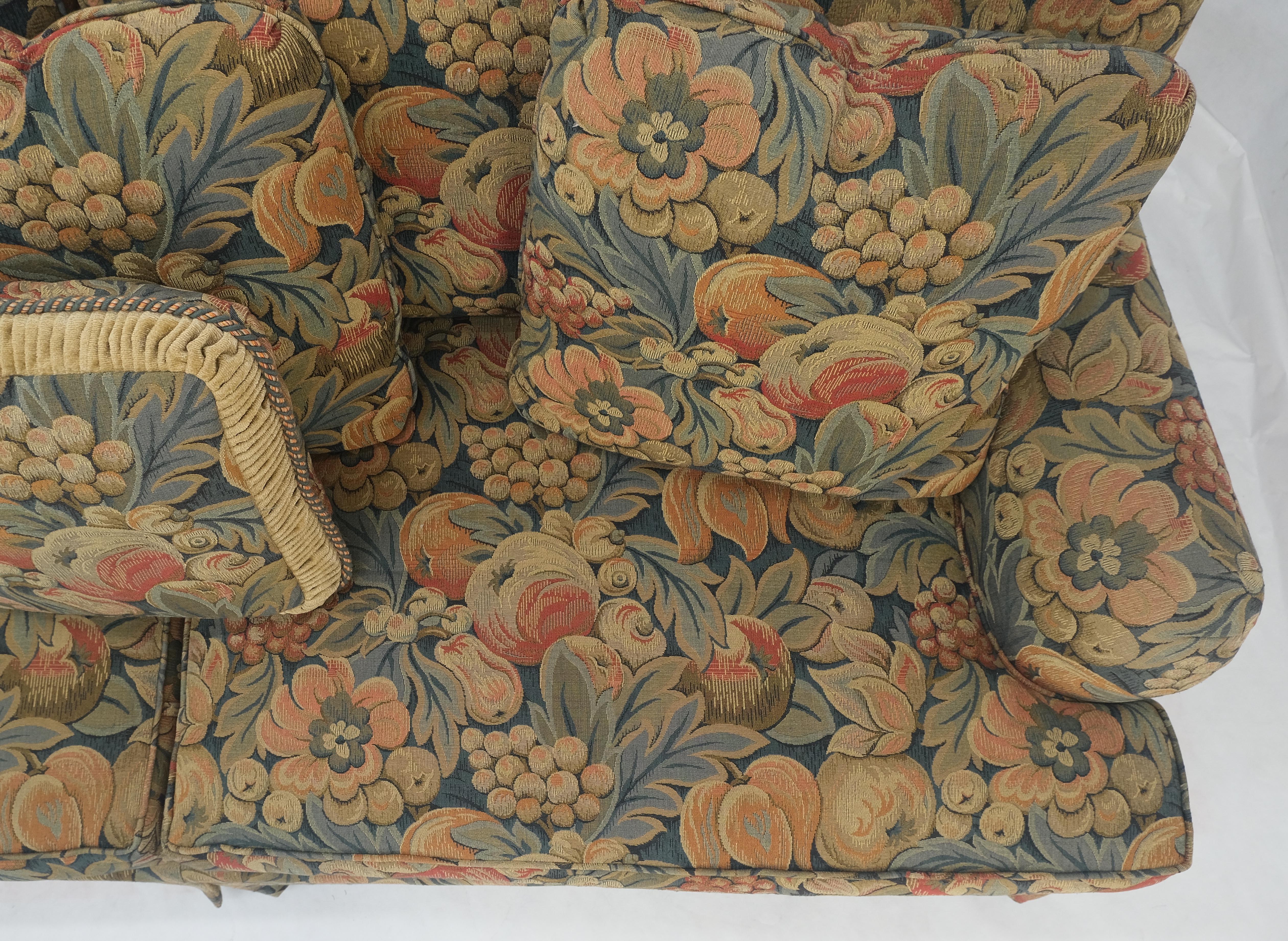 Baker Matching Pair of Two Floral Pattern Three Seater Traditional Sofas MINT! 4