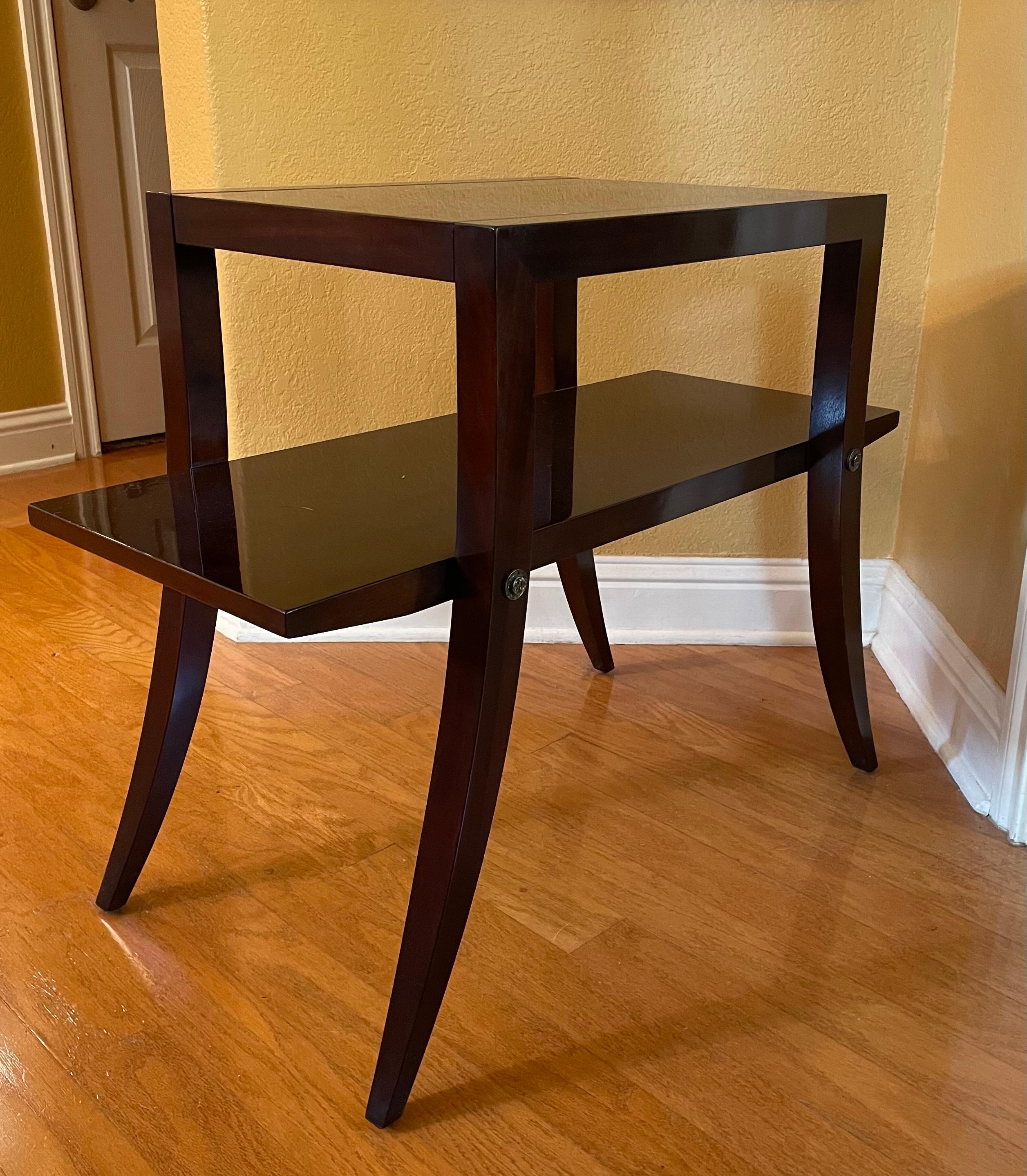 Américain Table d'appoint Baker MCM b y Thomas Phesant en vente