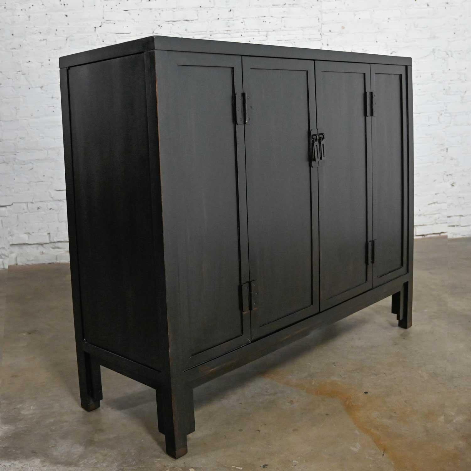 Baker Milling Road Collection Ebonized Han Style Bar Cabinet or Tall Console In Good Condition In Topeka, KS