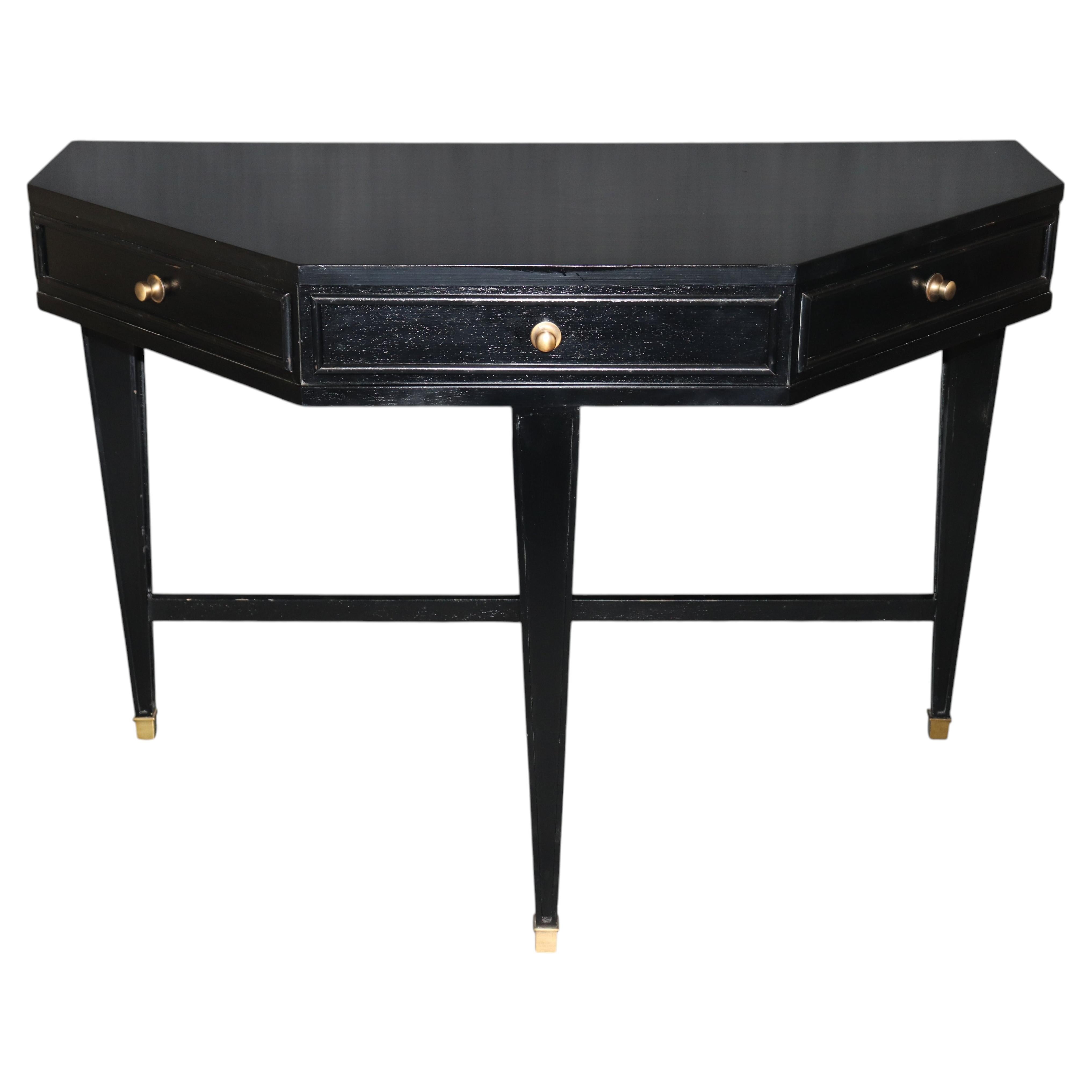 Baker Milling Road – Darryl Carter – Consolle in stile Directoire con finiture in ottone ebanizzato