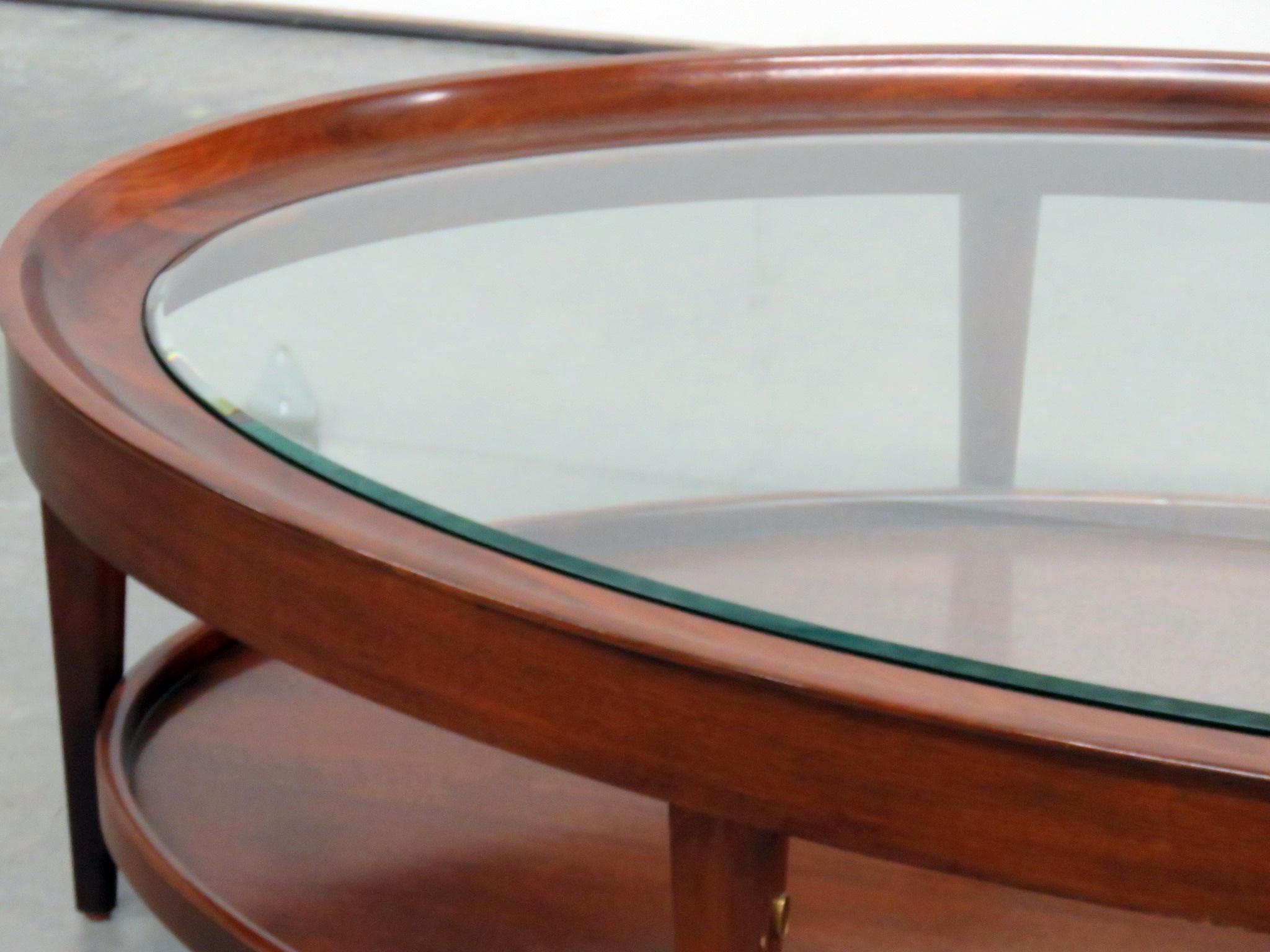 Mesa de centro con tapa de cristal biselado Baker milling road.