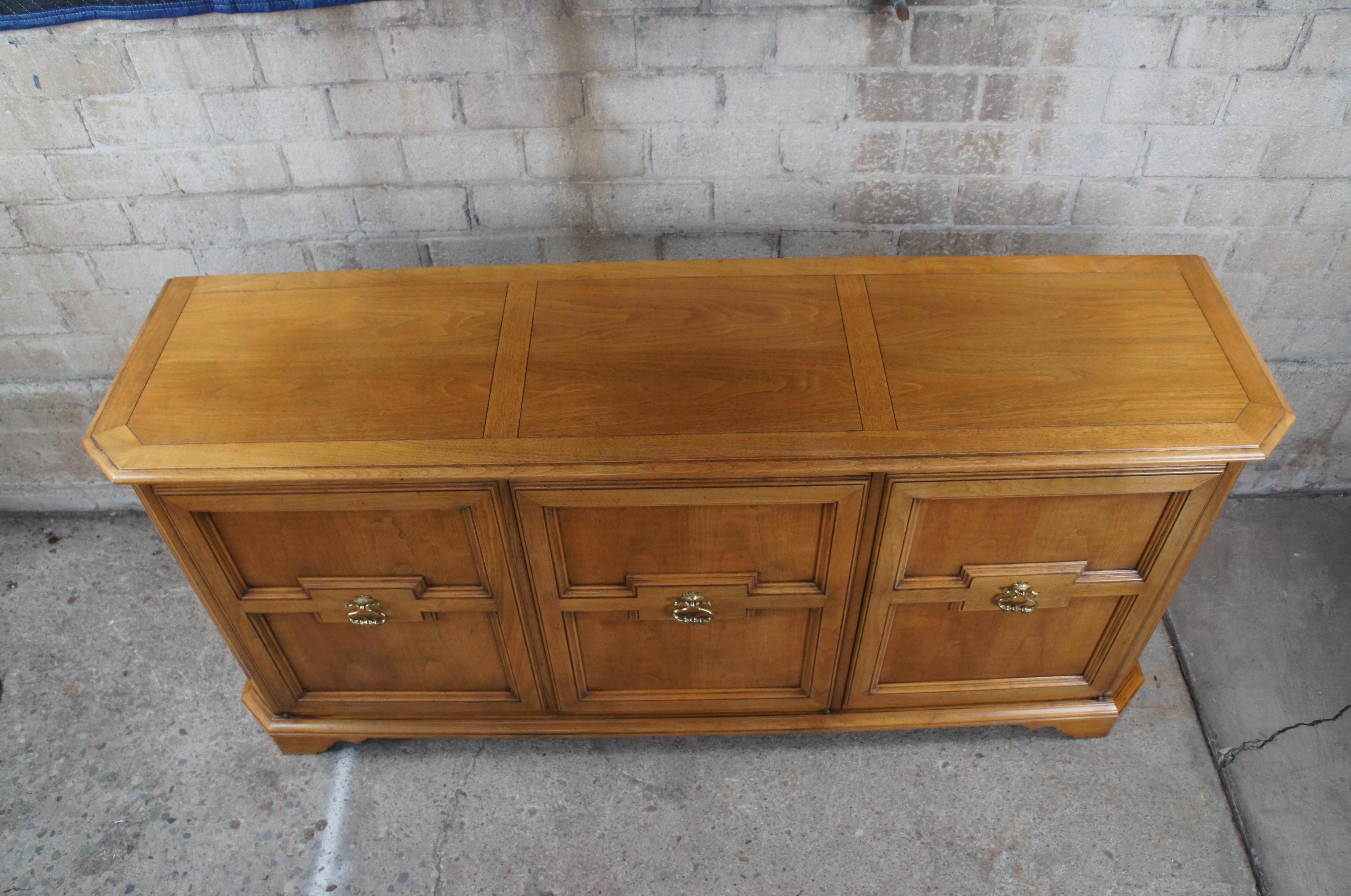 Baker Milling Road Italian Neoclassical Tuscan Walnut Buffet Sideboard Credenza In Good Condition For Sale In Dayton, OH