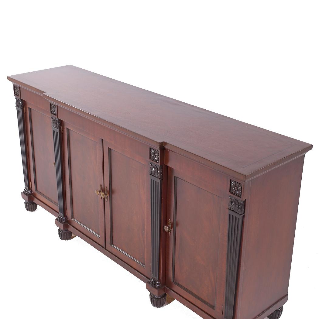 XXI secolo e contemporaneo Baker Credenza Neoclassica Francese Impero in Mogano Buffet Server Bar Credenza in vendita
