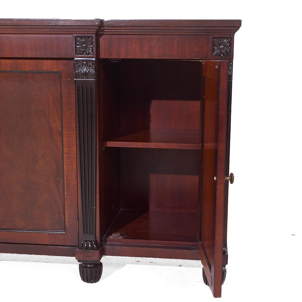 Baker Credenza Neoclassica Francese Impero in Mogano Buffet Server Bar Credenza in vendita 2