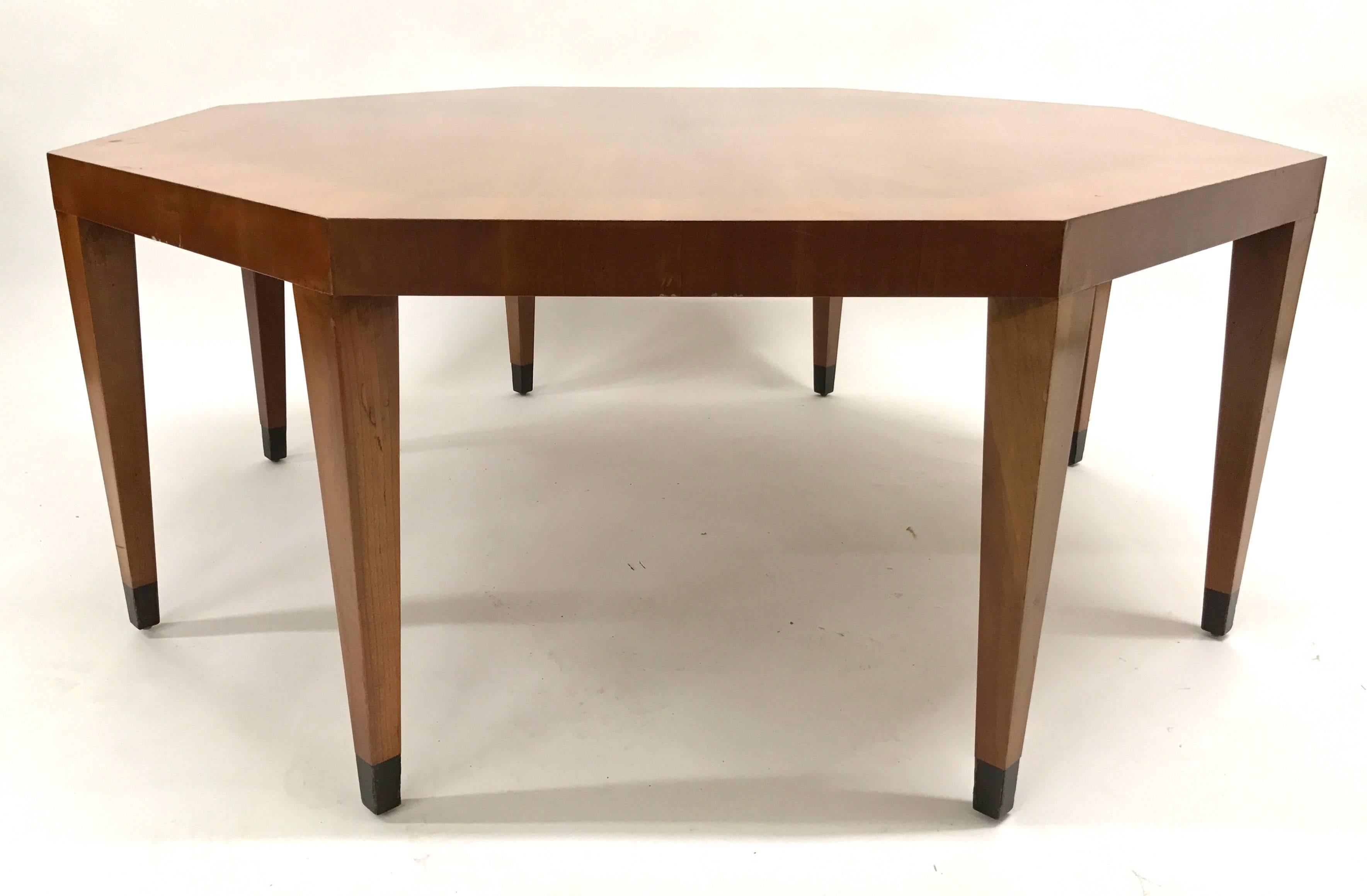 Baker Octagonal Coffee Table In Good Condition For Sale In Lake Success, NY