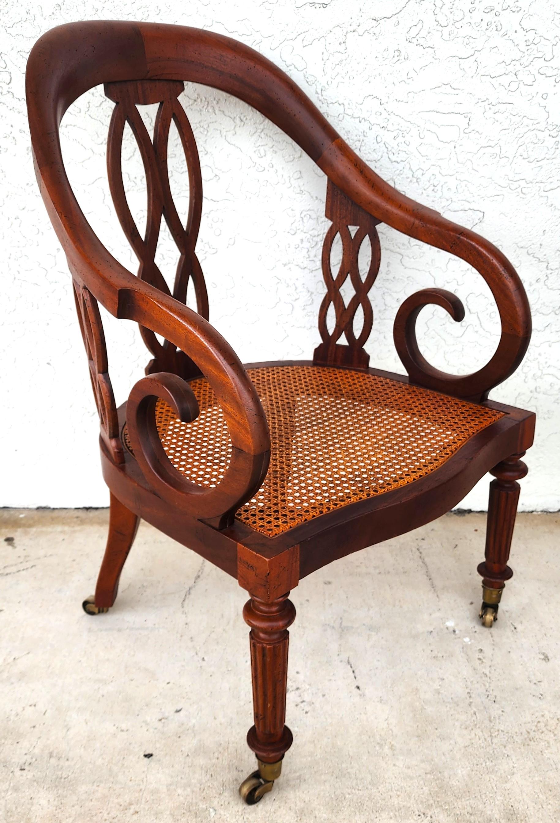 Baker Regency Armchair Desk Dining Rolling Bon état - En vente à Lake Worth, FL