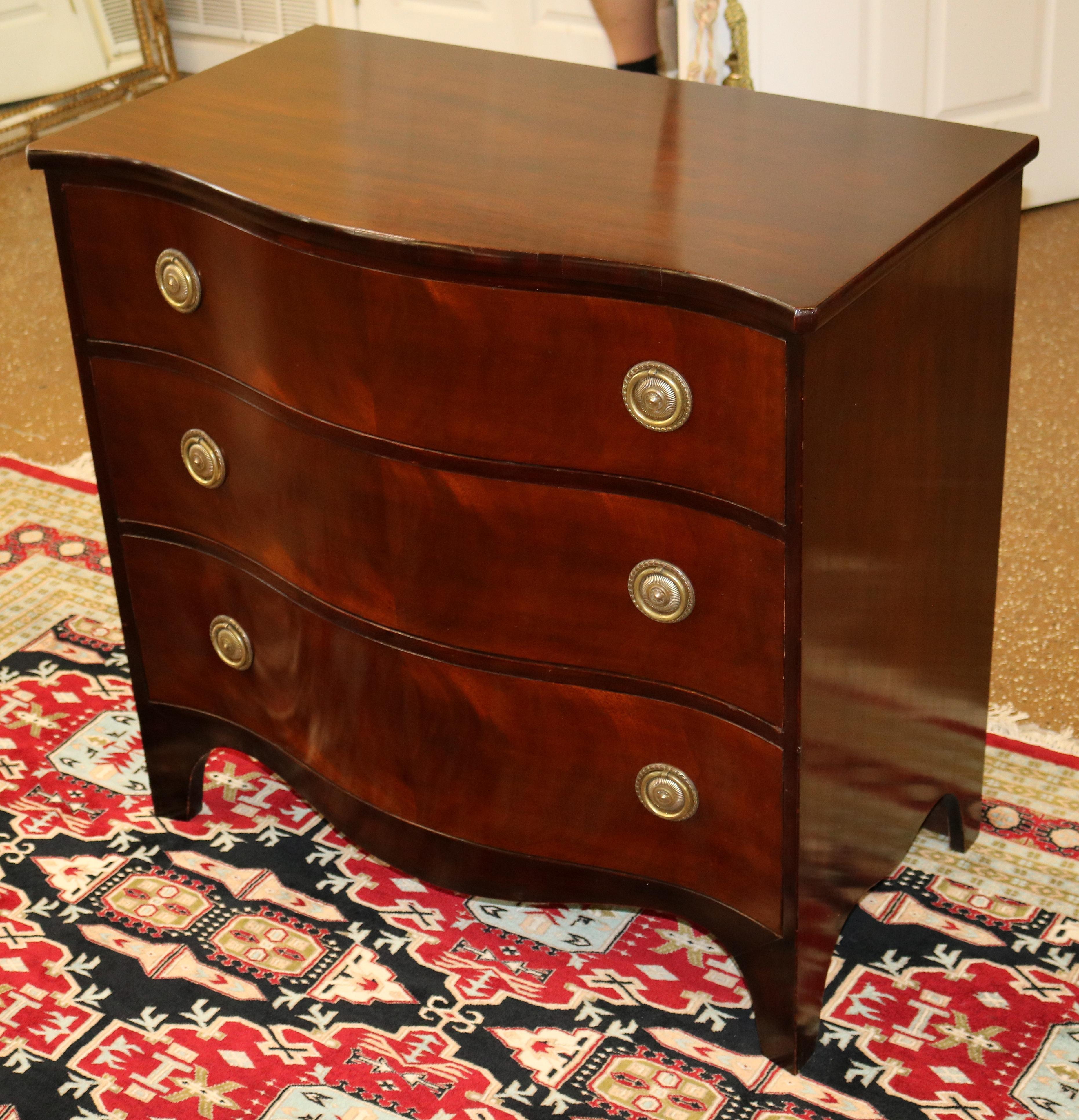 American Baker Regency Style Mahogany Serpentine Chest Of Drawers For Sale