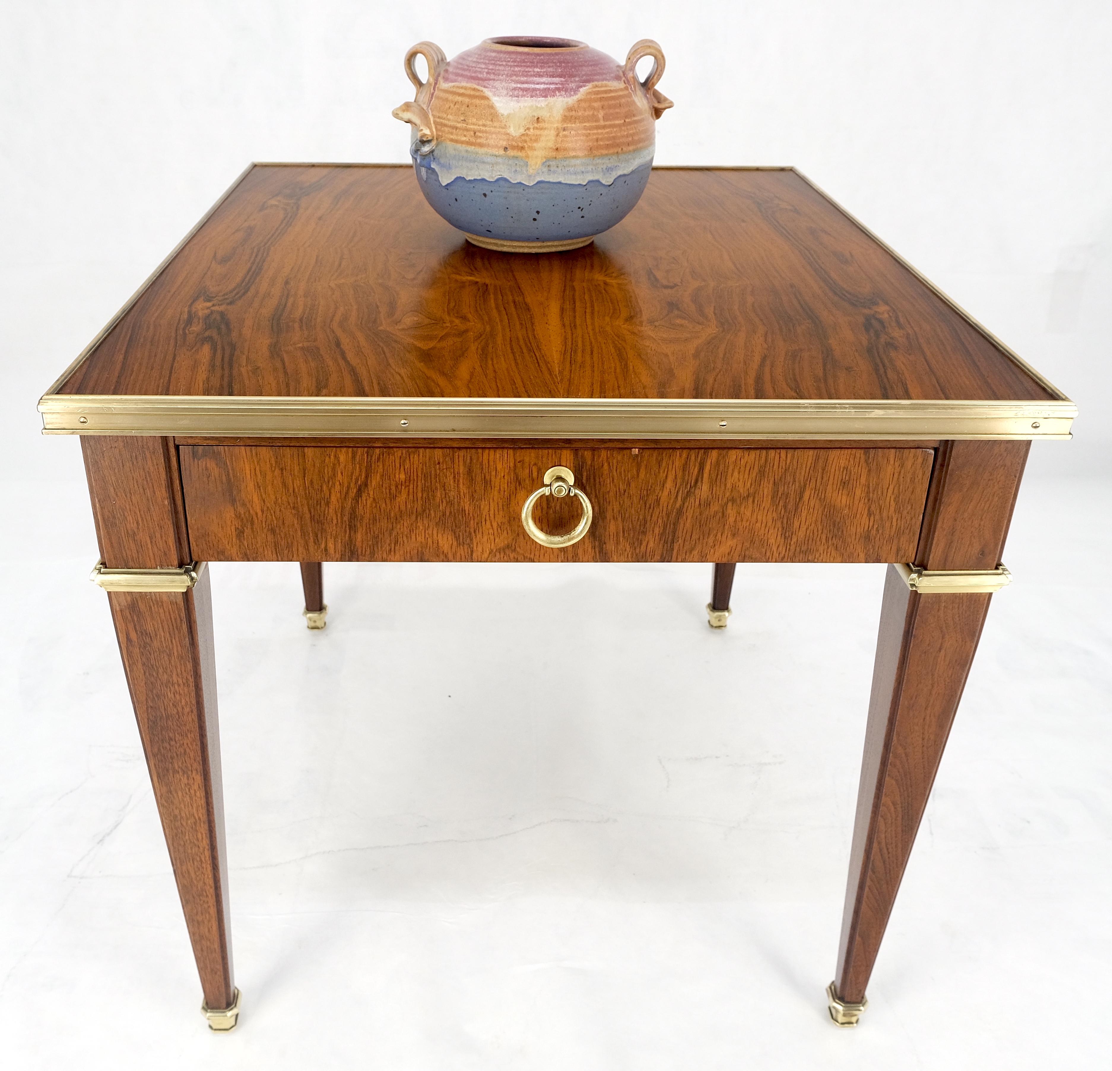 20ième siècle Baker Rosewood & Brass Rectangle End Side Table Night Stand MINT ! en vente