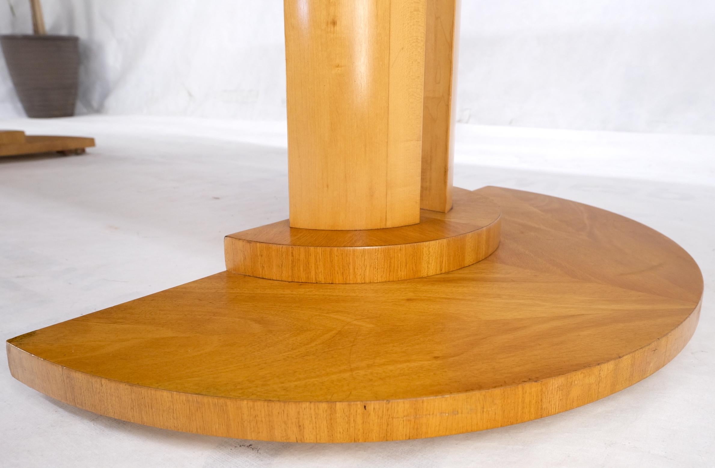 20th Century Baker Satin Wood Blond Single Pedestal Banded Round Dining Table Two Leaves Mint