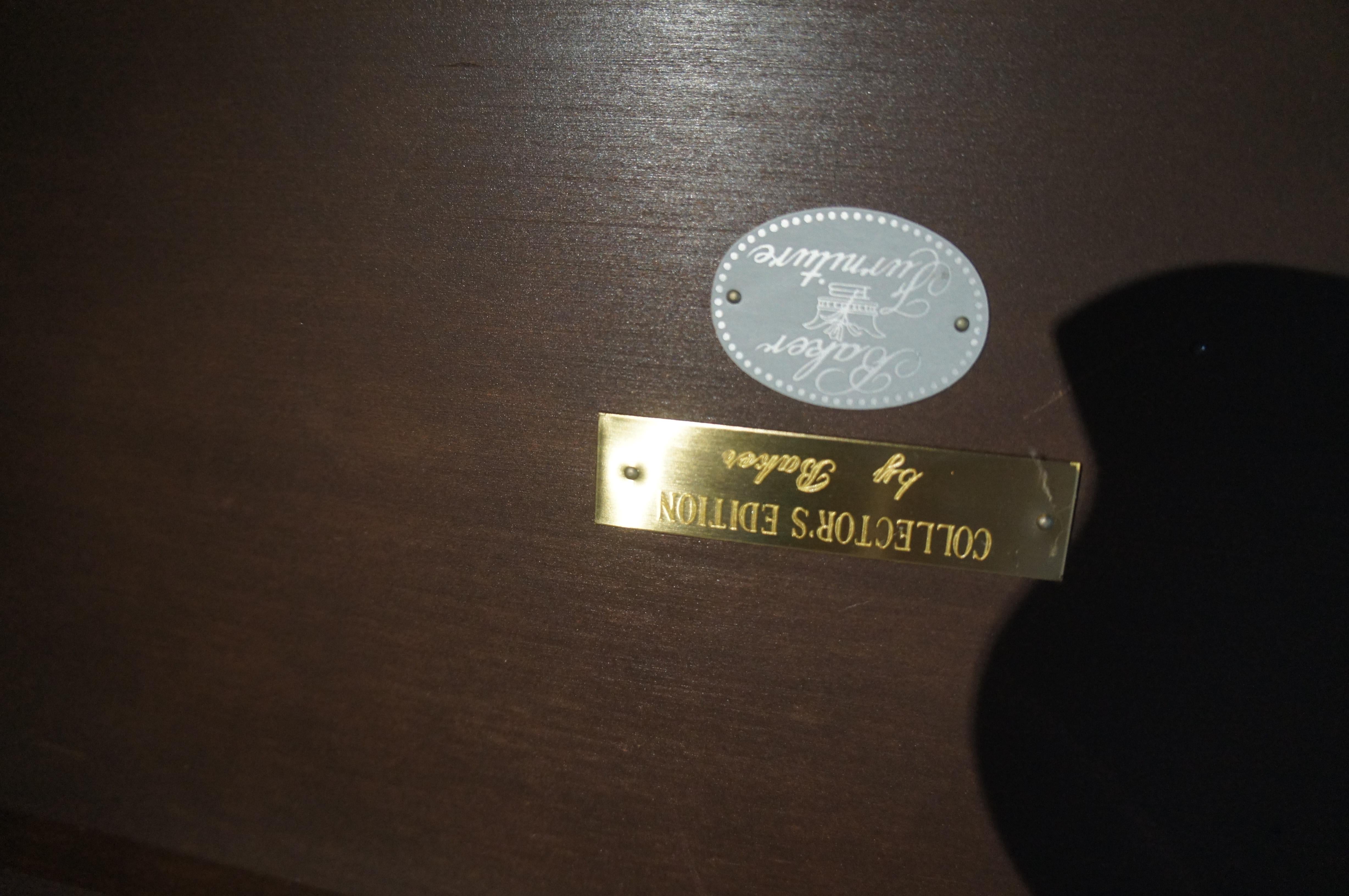 Baker Satinwood & Mahogany English Regency Duncan Phyfe Style Dining Table en vente 8