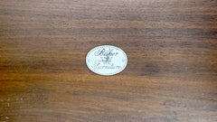 Baker Tavolo da salotto asiatico in noce massiccio con gambe intagliate e arrotolate MINT