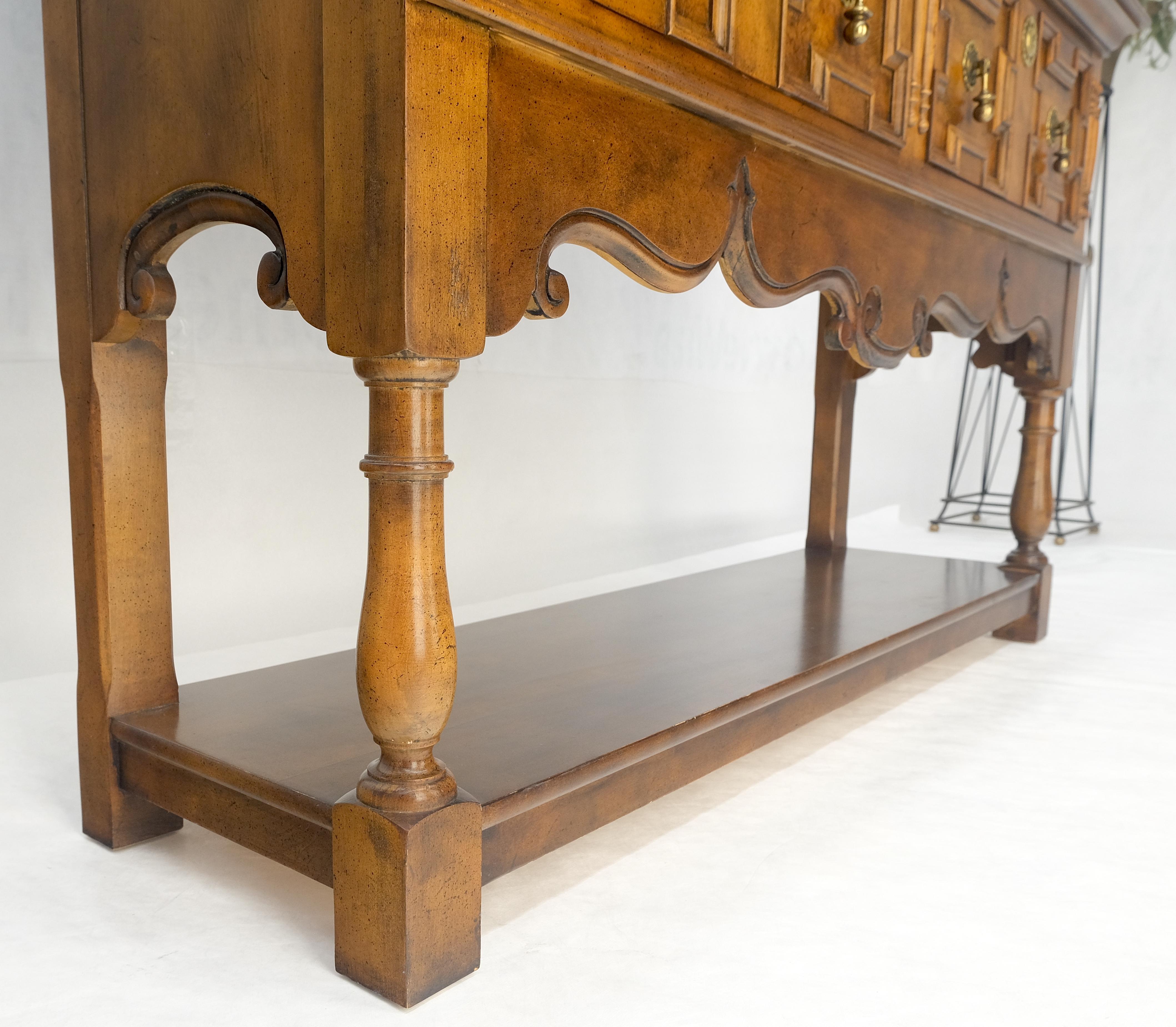 Américain Console commode de style colonial espagnol de Baker en vente
