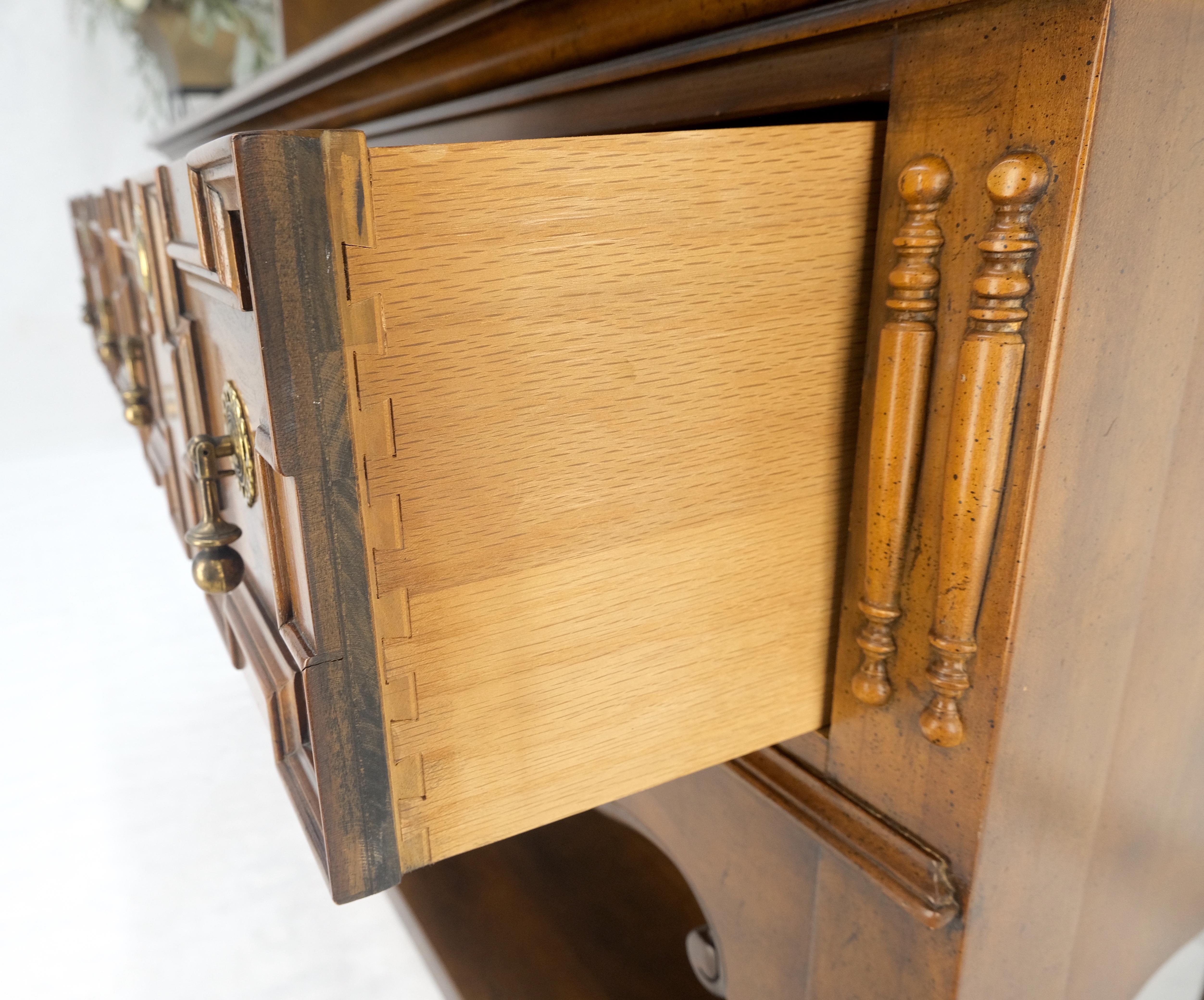 20ième siècle Console commode de style colonial espagnol de Baker en vente