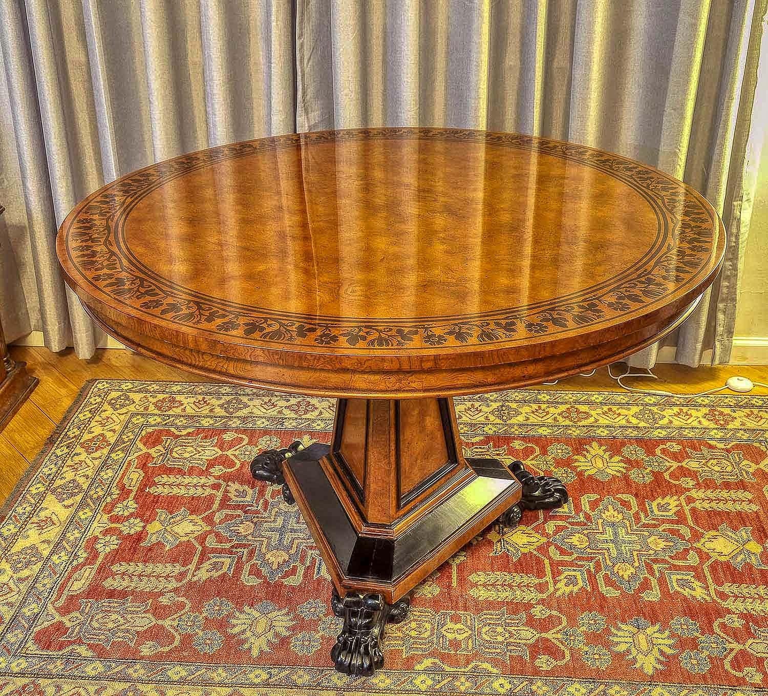 Baker Stately Homes Burled Ash and Ebony Inlaid Regency Center Breakfast Table In Good Condition In Swedesboro, NJ
