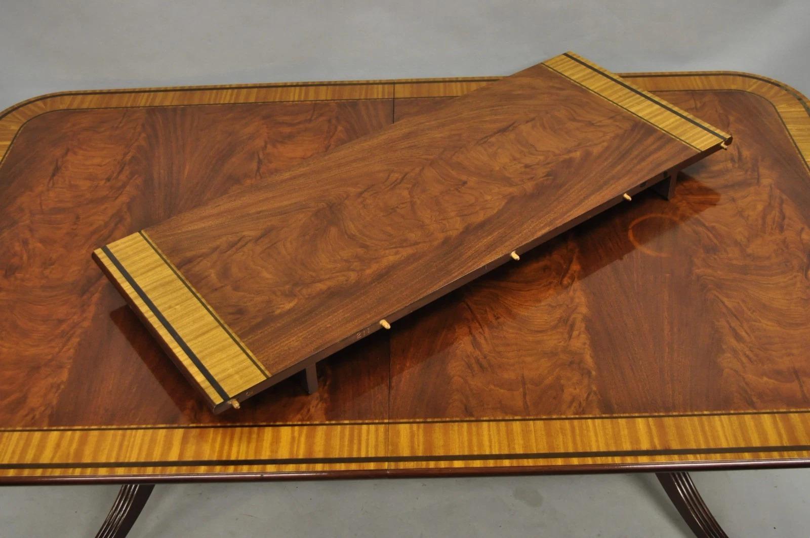 Unknown Baker Stately Homes Collection Georgian Duncan Phyfe Mahogany Dining Room Table For Sale