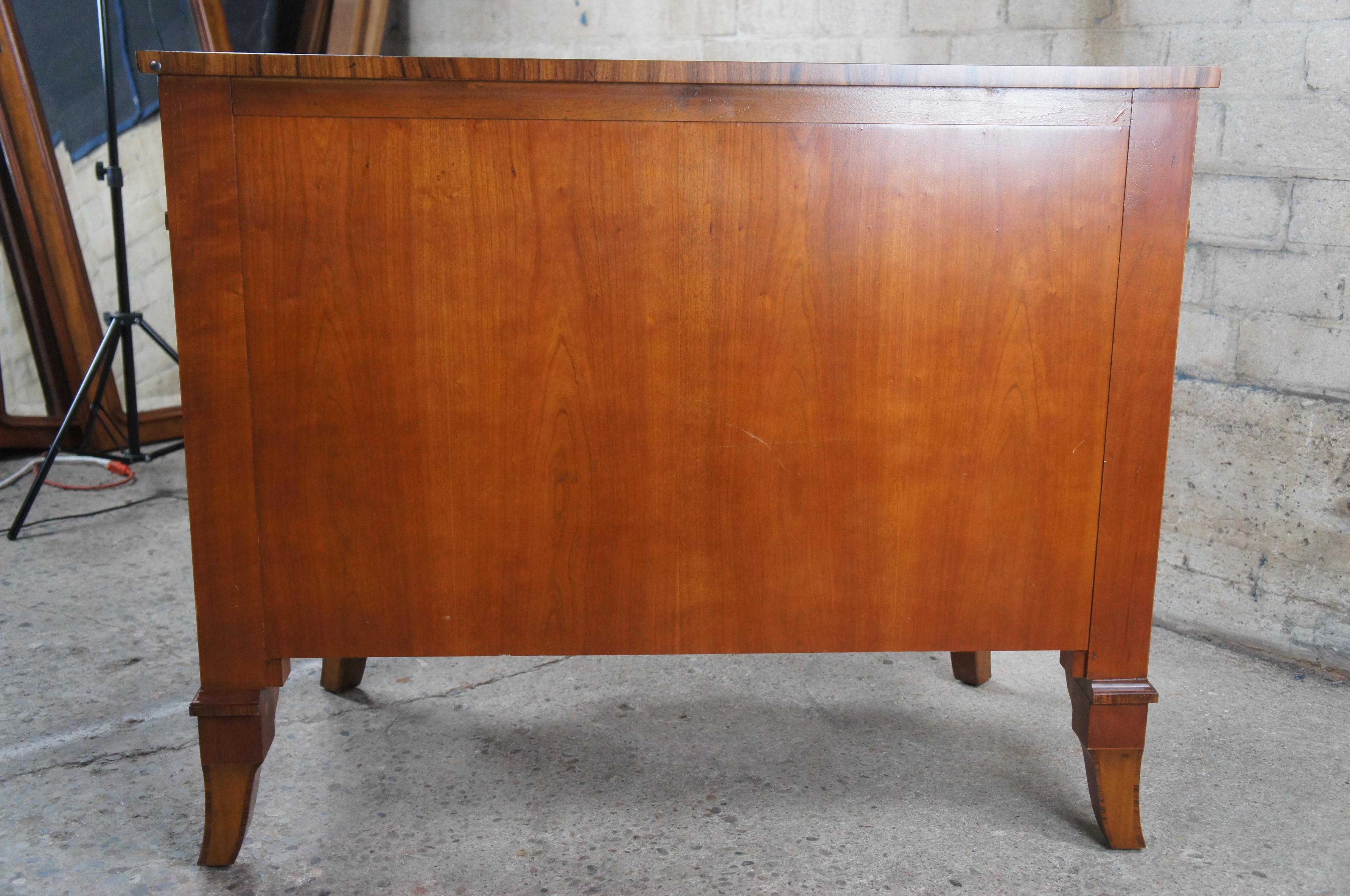 Baker Stately Homes George III Satinwood & Mahogany Serpentine Chest Dresser For Sale 6