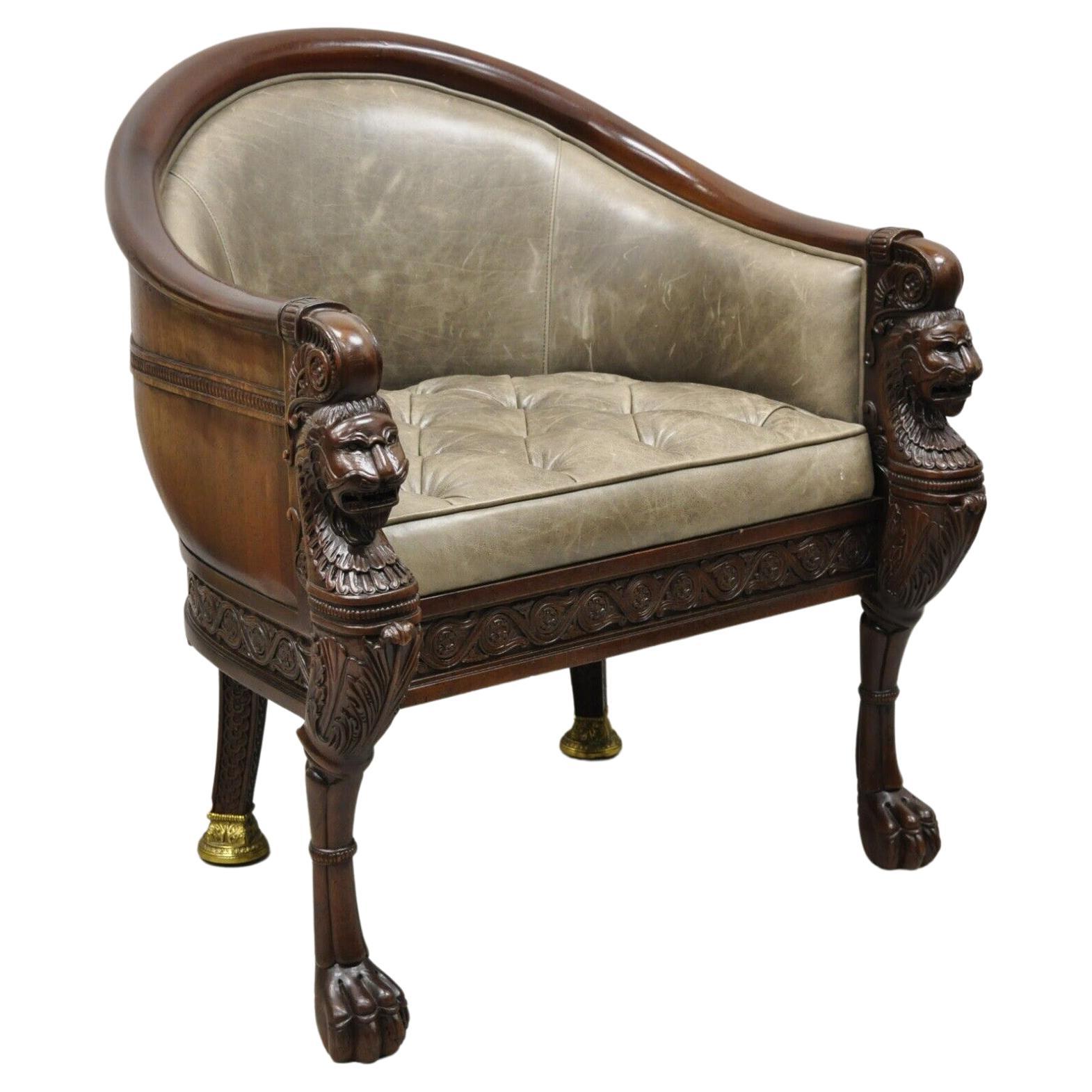 Baker Stately Homes Fauteuil de baignoire à tirette en cuir gris à tête de lion Fauteuil club en vente