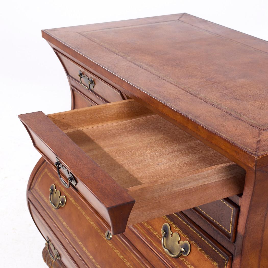Cassettone Bombay intarsiato in stile Baker Stately Homes in vendita 2