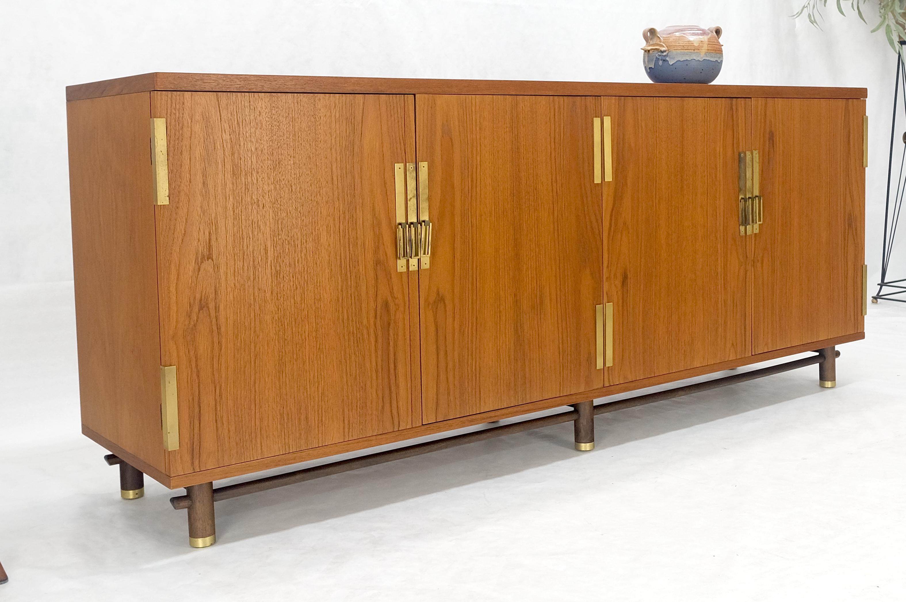 Baker Teak e Ottone Vano a doppia anta 4 cassetti Credenza Dresser MINT! in vendita 10
