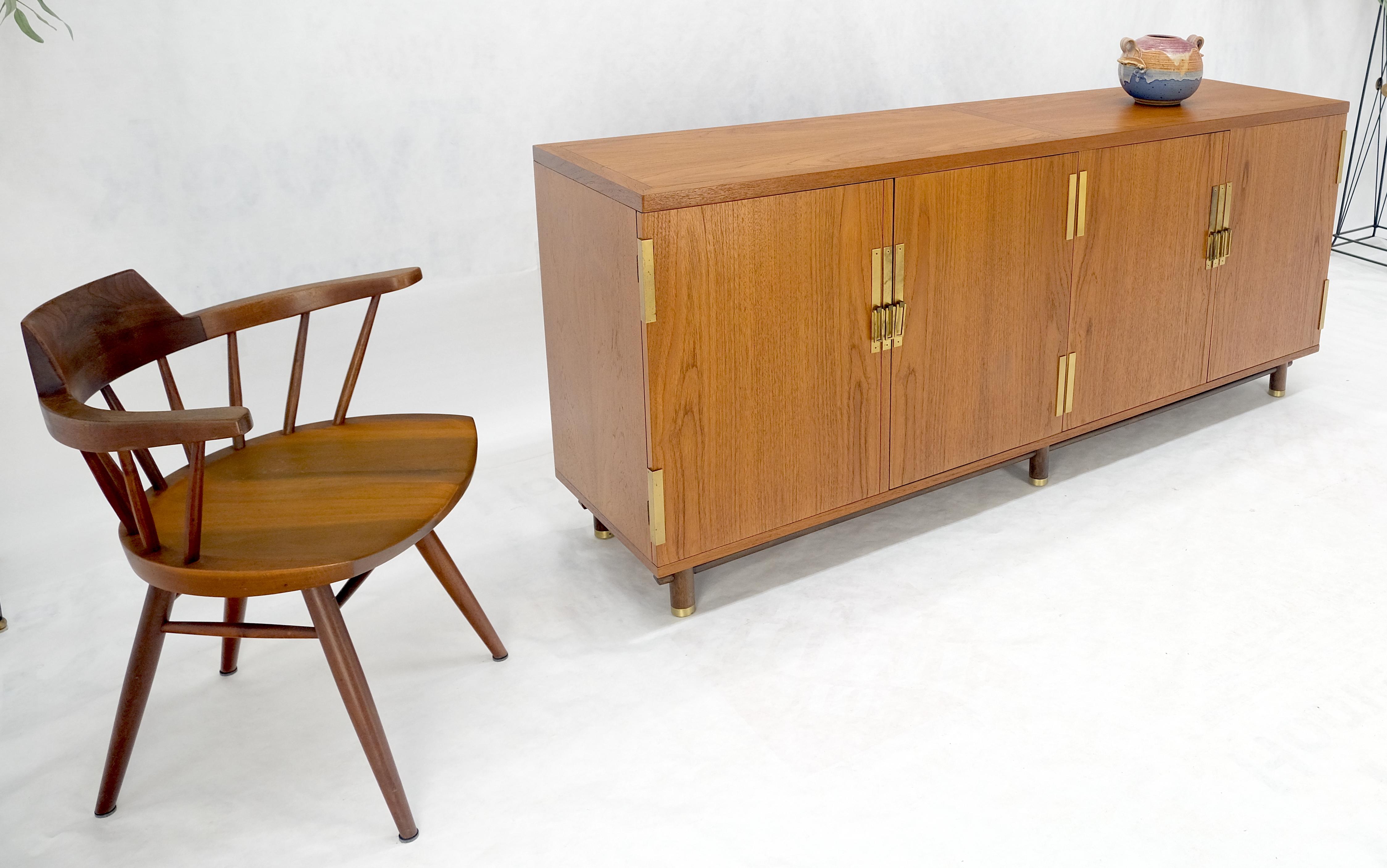 Laccato Baker Teak e Ottone Vano a doppia anta 4 cassetti Credenza Dresser MINT! in vendita