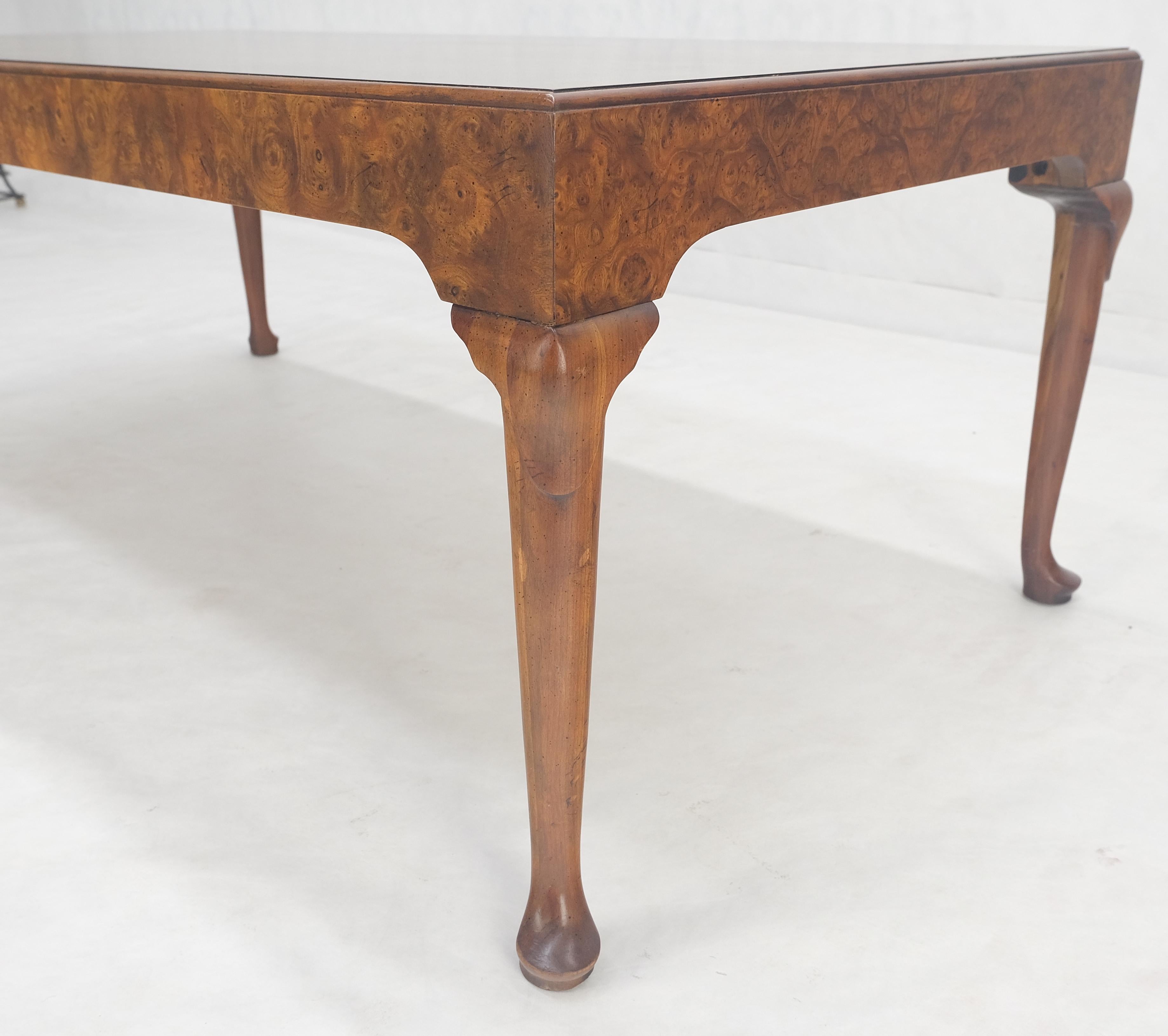 Mid-Century Modern Baker Vivid Pattern Walnut Top Burl Queen An Style Caved Legs Coffee Table MINT! For Sale