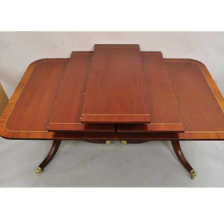Baker Williamsburg Colonial 8839 table à manger à rallonge avec incrustation fédérale en vente 6
