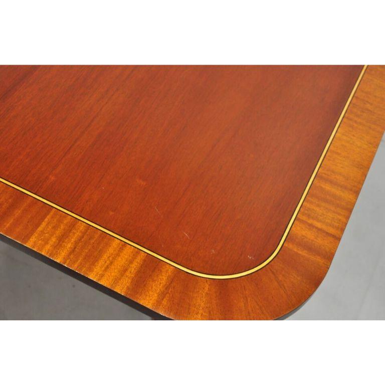 Baker Williamsburg Colonial 8839 table à manger à rallonge avec incrustation fédérale en vente 7