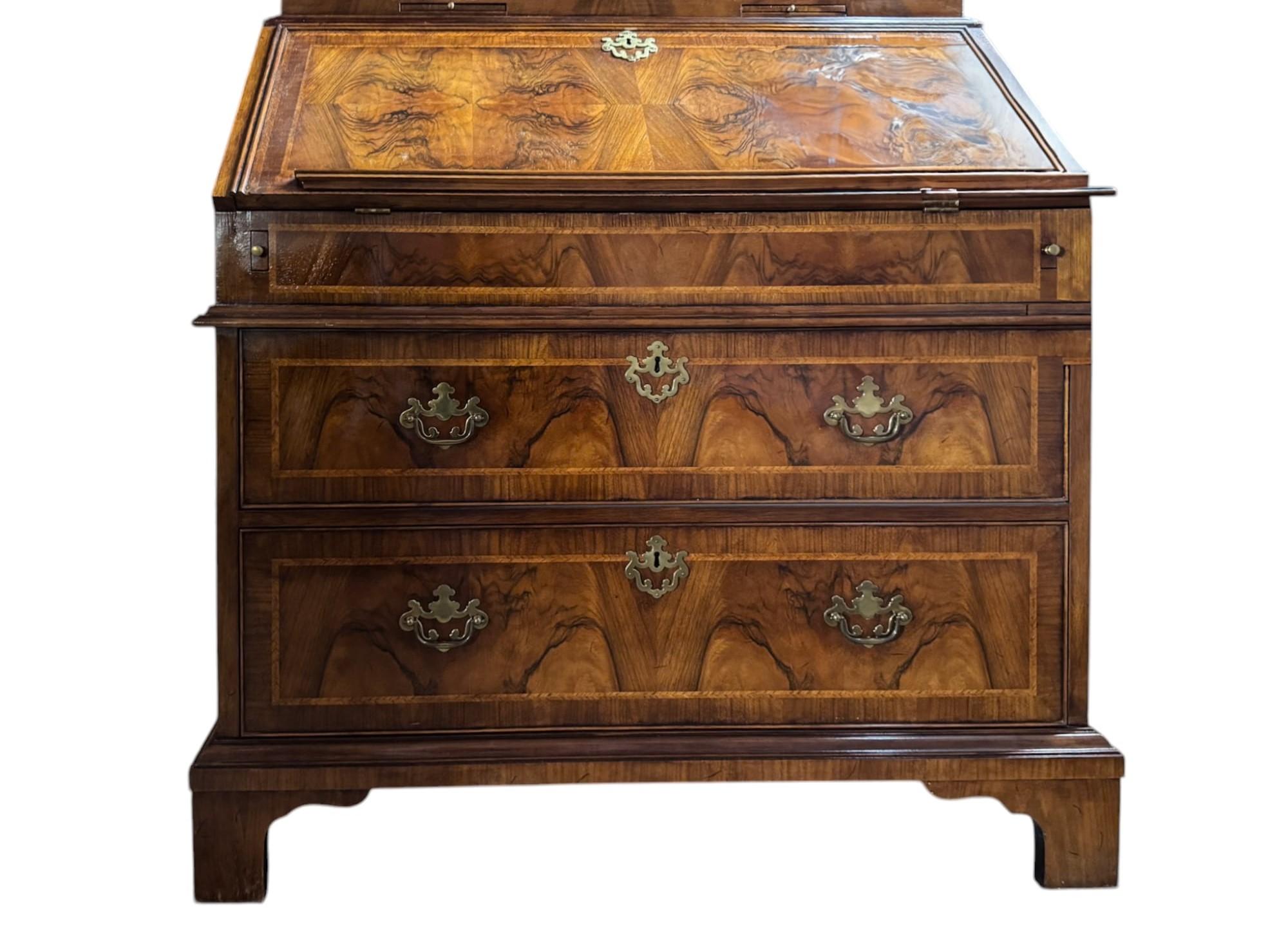 Collection'S Stately Home di Baker, Mobile da ufficio Queen Anne in vendita 2