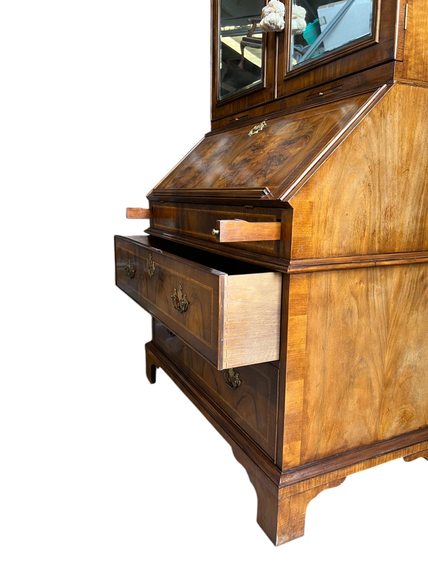 Collection'S Stately Home di Baker, Mobile da ufficio Queen Anne in vendita 4