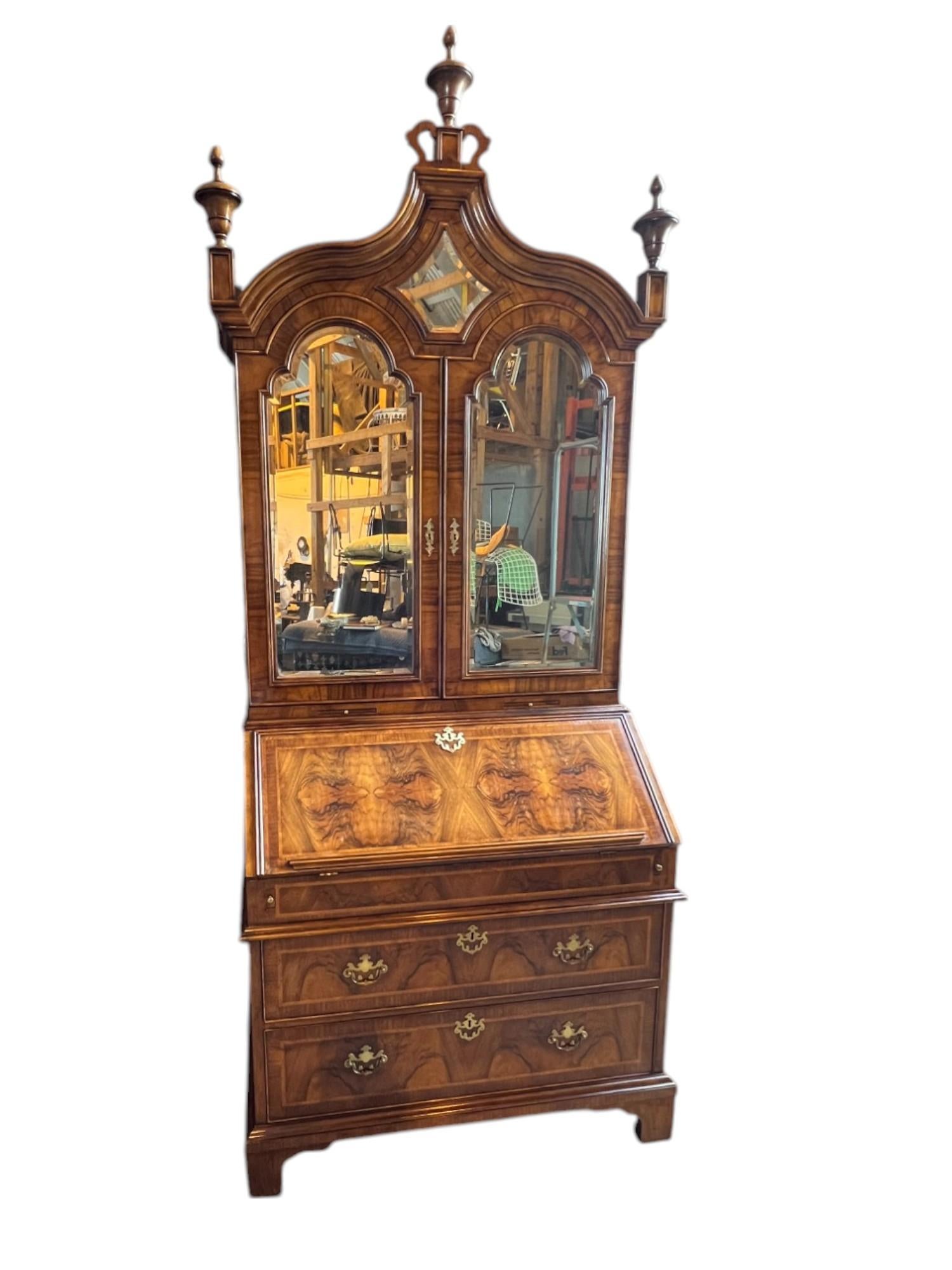 Regina Anna Collection'S Stately Home di Baker, Mobile da ufficio Queen Anne in vendita