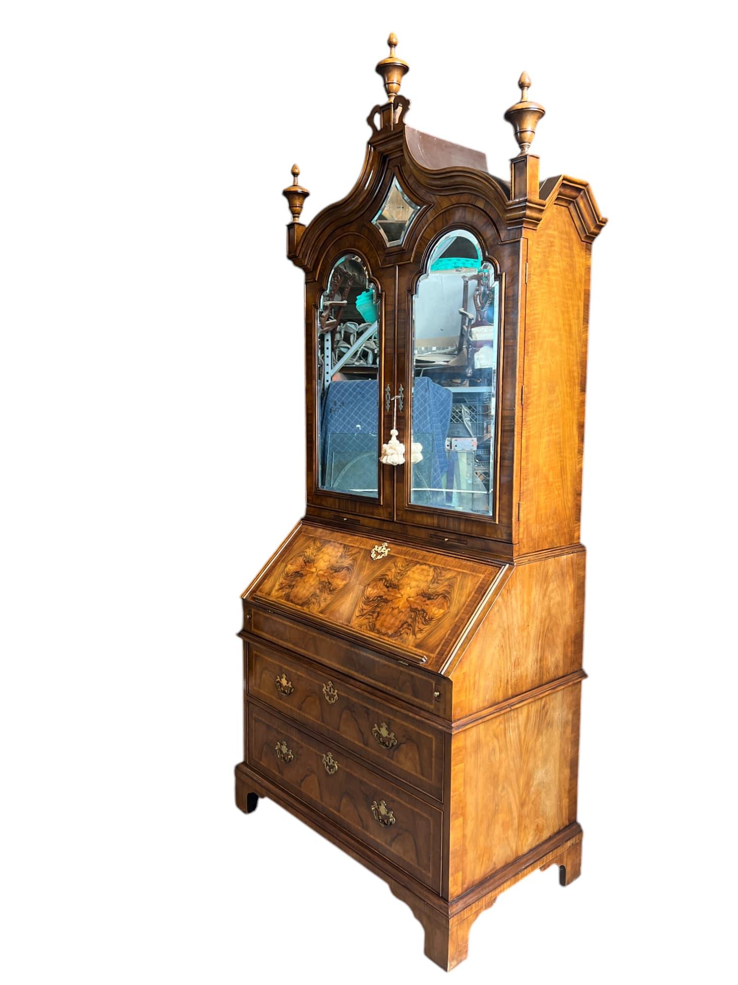 Americano Collection'S Stately Home di Baker, Mobile da ufficio Queen Anne in vendita