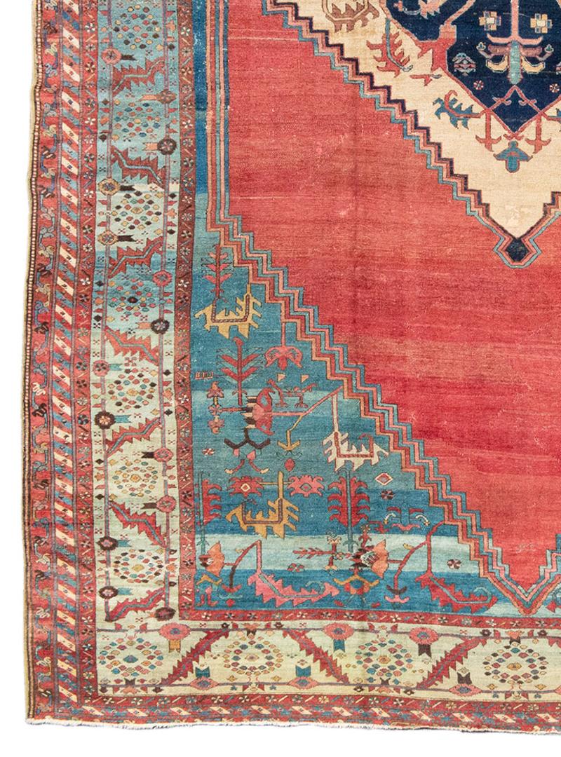Bakhshaish Carpet In Excellent Condition For Sale In San Francisco, CA