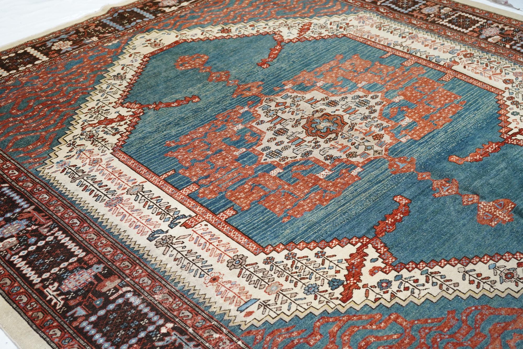 Early 20th Century Antique Bakhshayesh Rug 8'8'' x 9'9'' For Sale