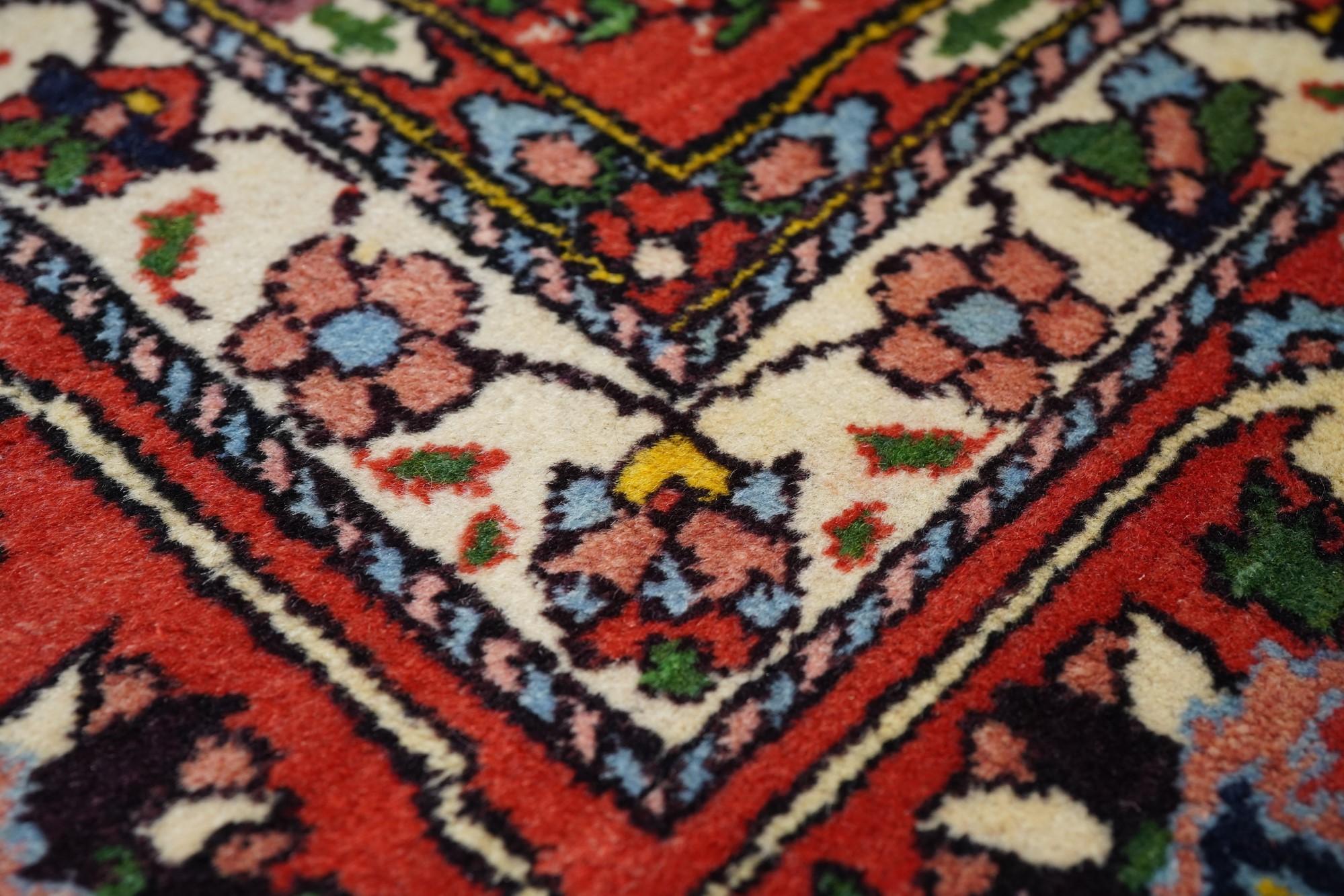 Vintage Bakhtiari Rug 9'5'' x 13'4'' For Sale 2