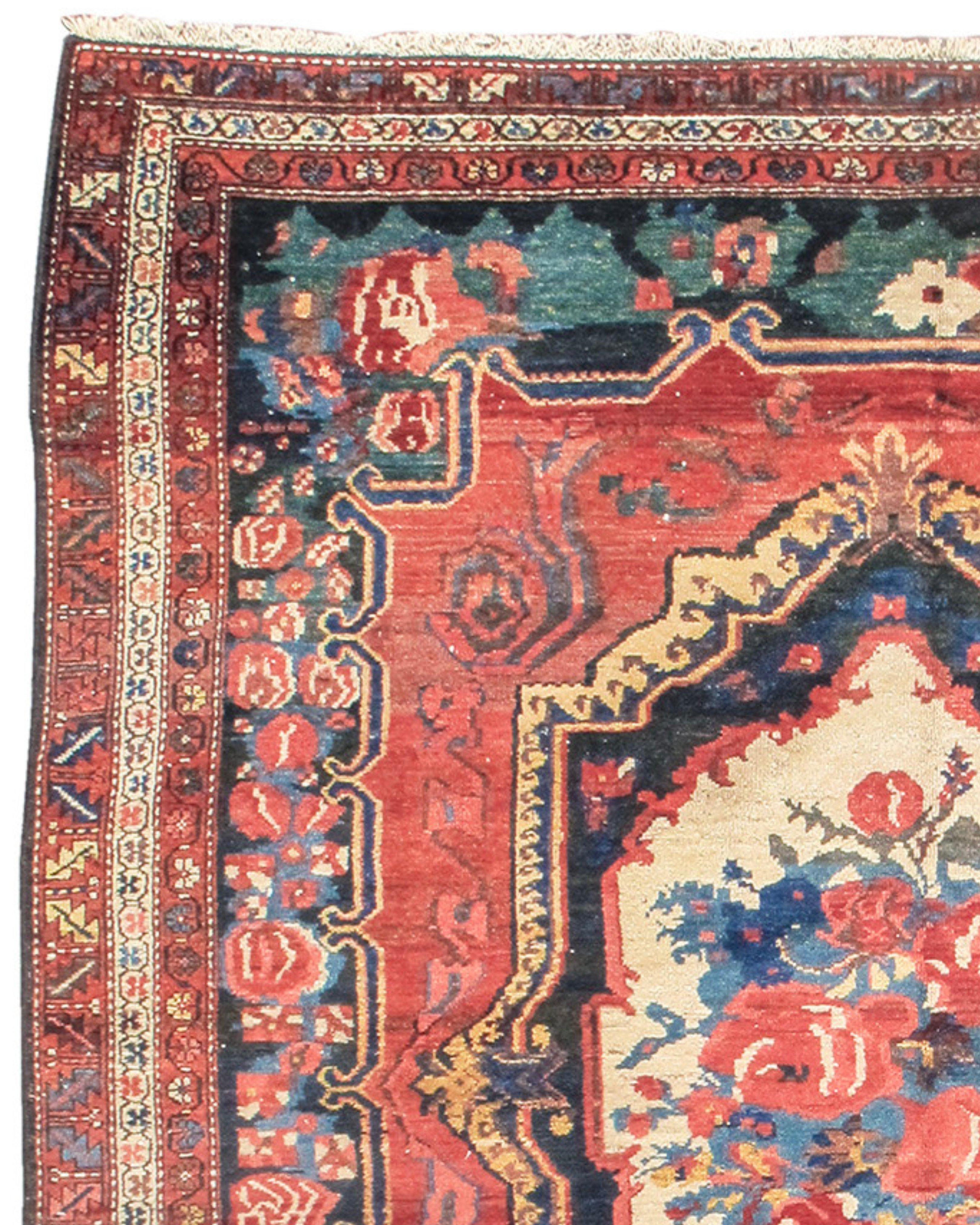 Persian Bakhtiari Rug, Early 20th Century For Sale