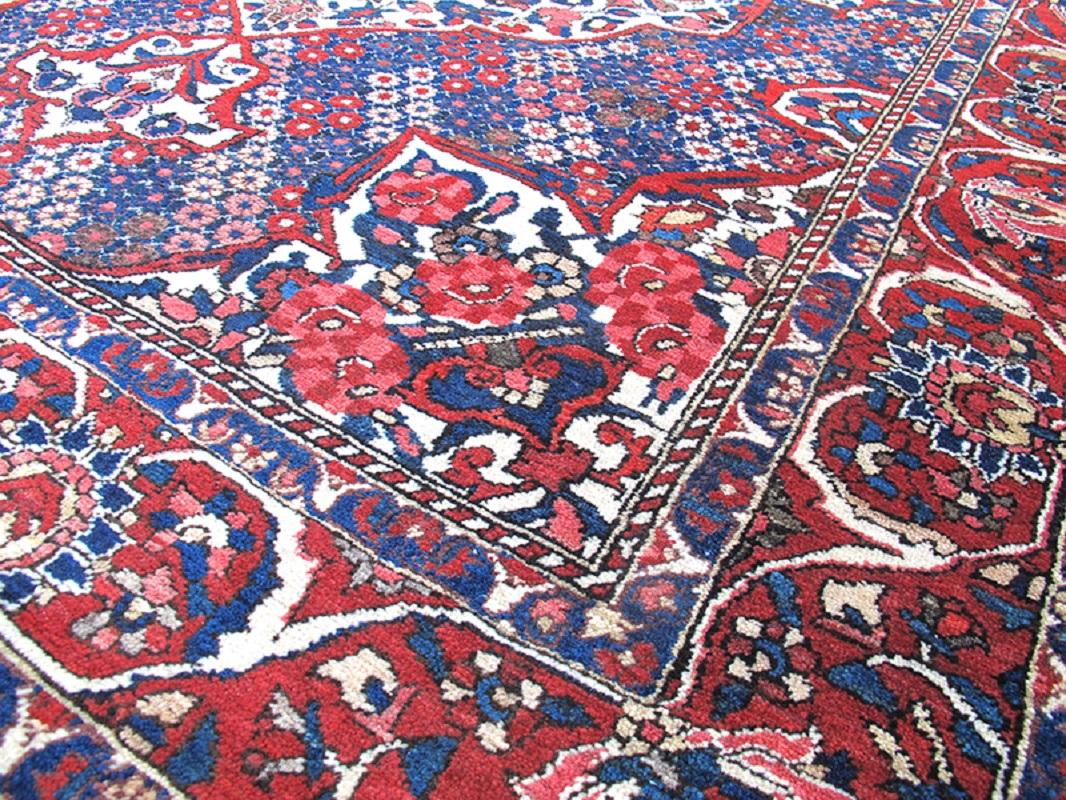 Persiano Tappeto Bakhtiari, metà del XX secolo in vendita