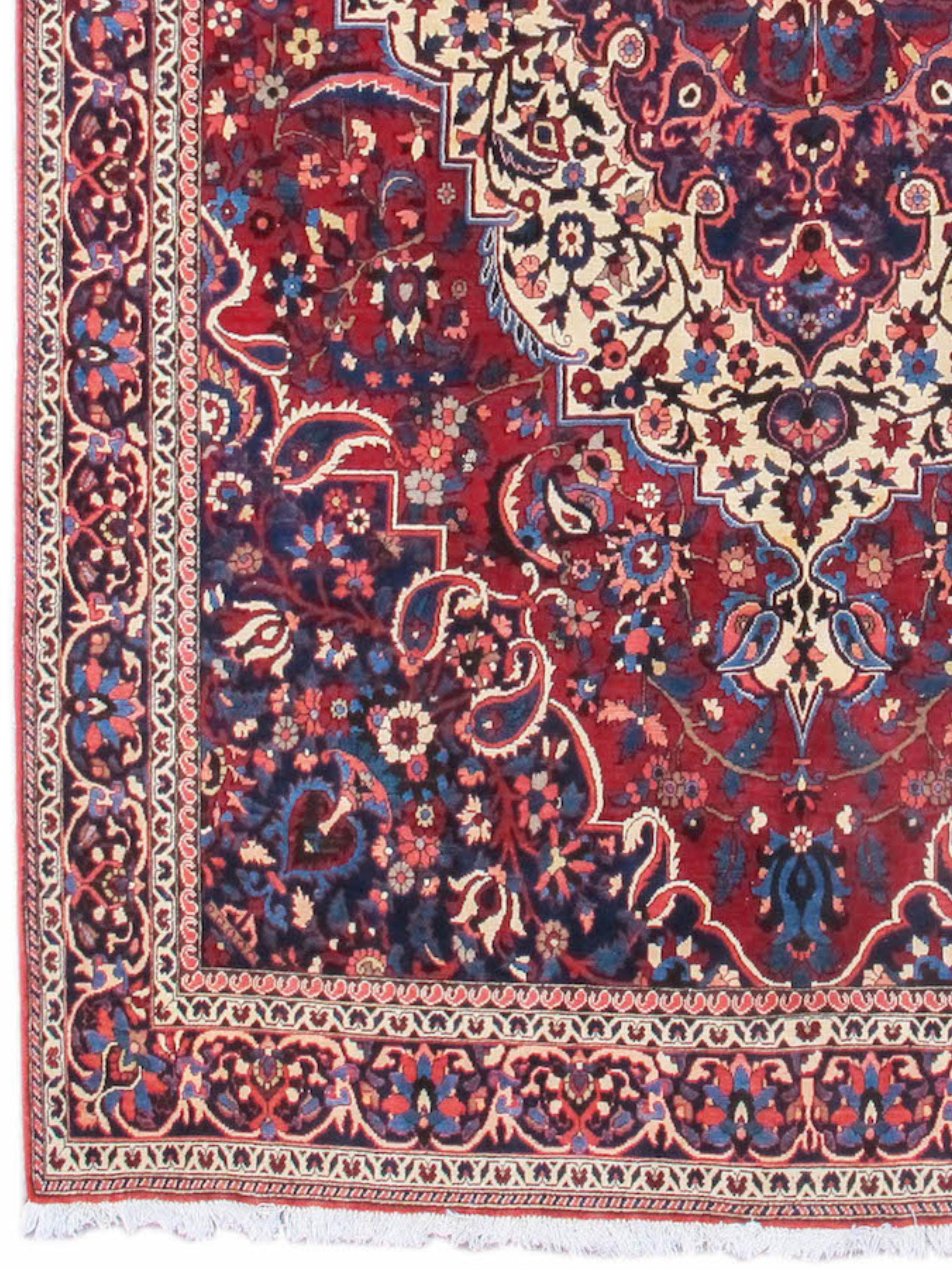 Hand-Crafted Bakhtiari Rug, Mid 20th Century For Sale