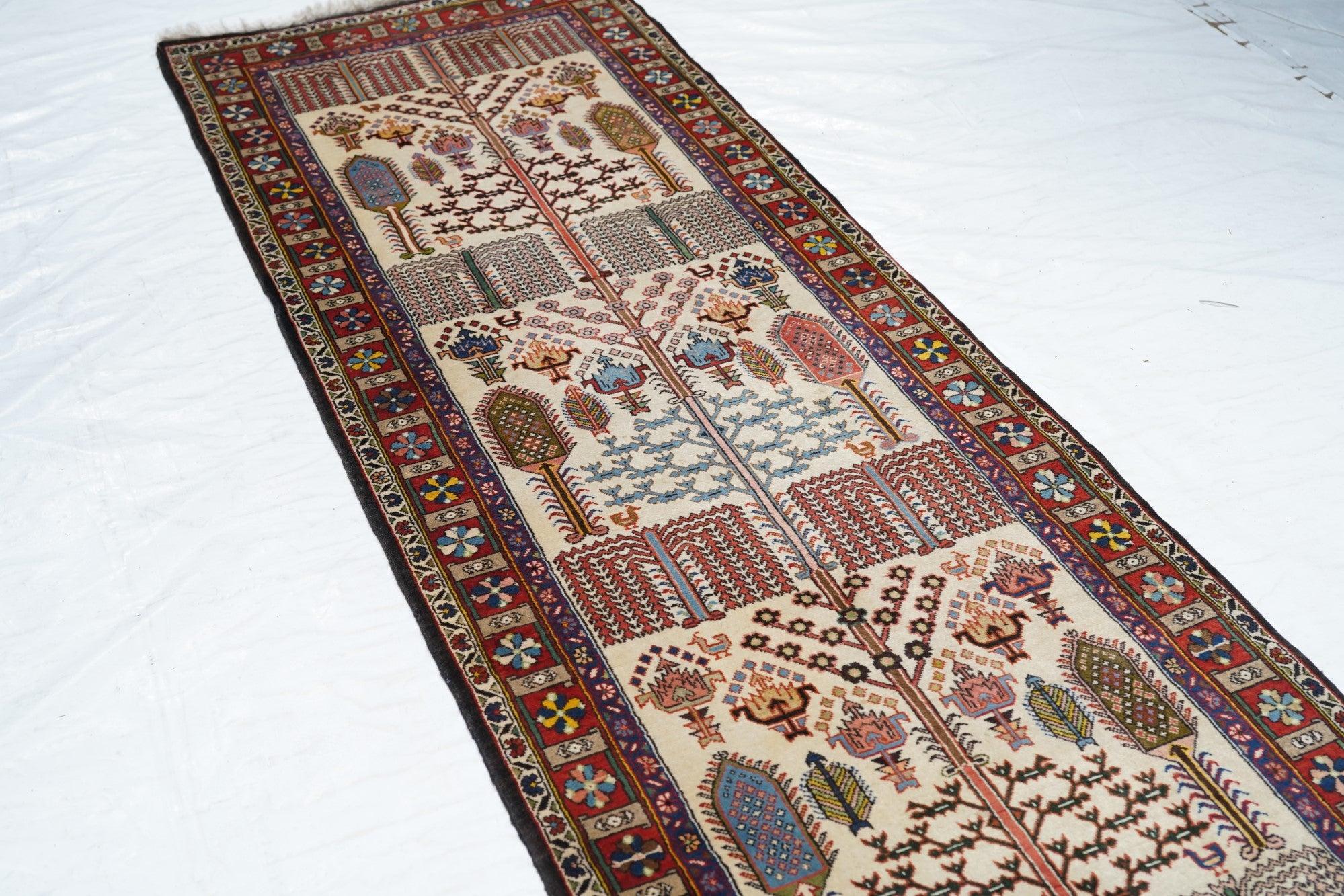 Runner Bakhtiari 2'9'' x 9'4'' in vendita 1