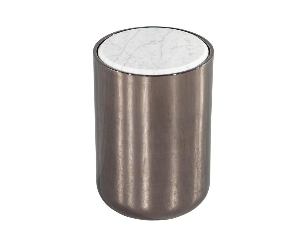 Polished Bala Hi Round Marble Top Metal Accent Table For Sale