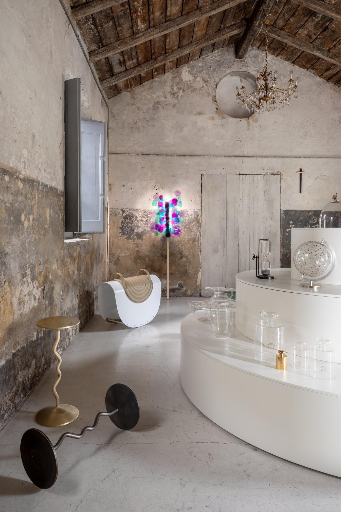 Balance - Handcrafted Burnished Bronze Stool, Barbell, Side Table in vendita 7