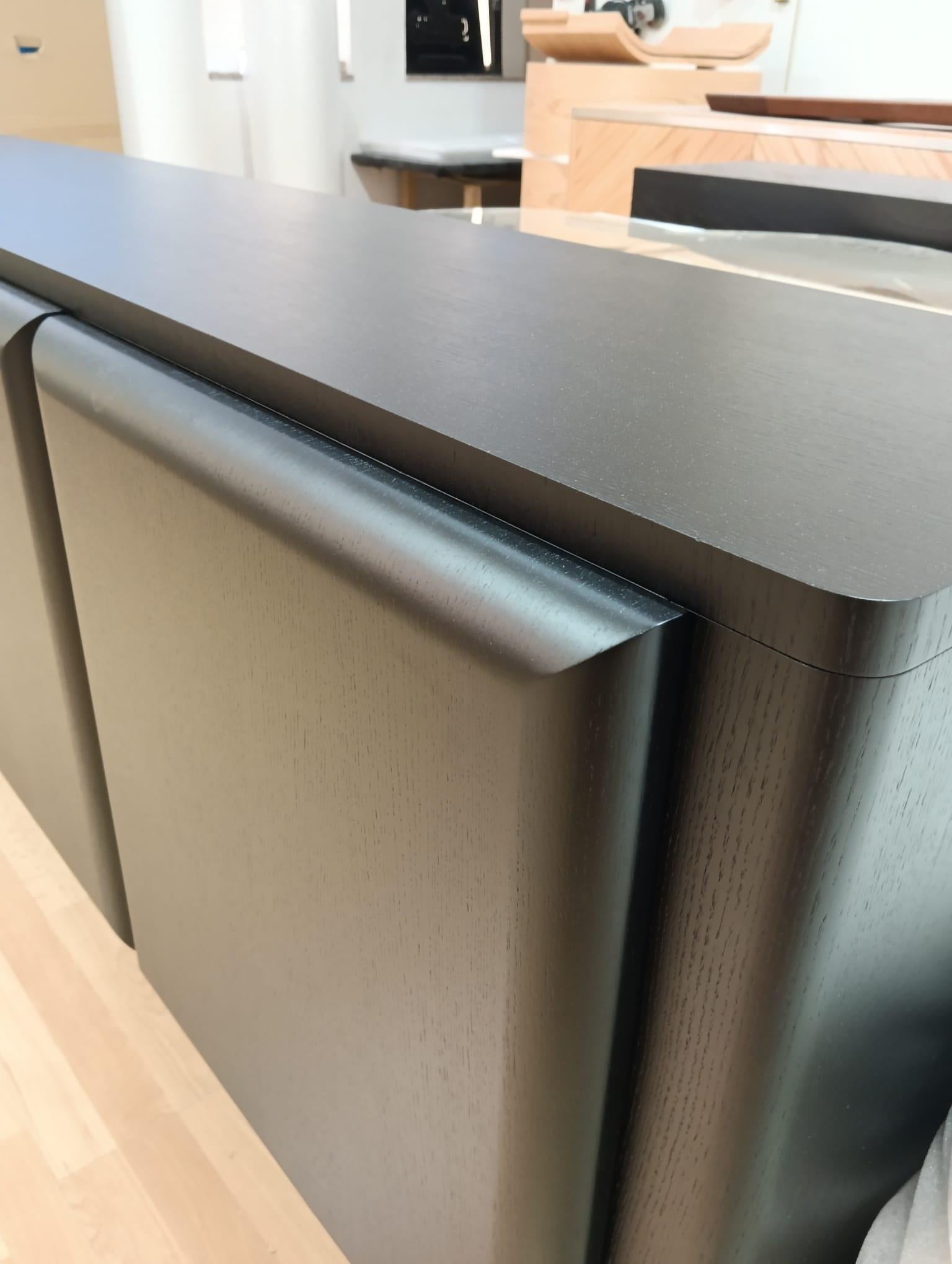 Wood Balance on Order 146949142 Buffet with Curved Edges in Sleek Black Finish For Sale