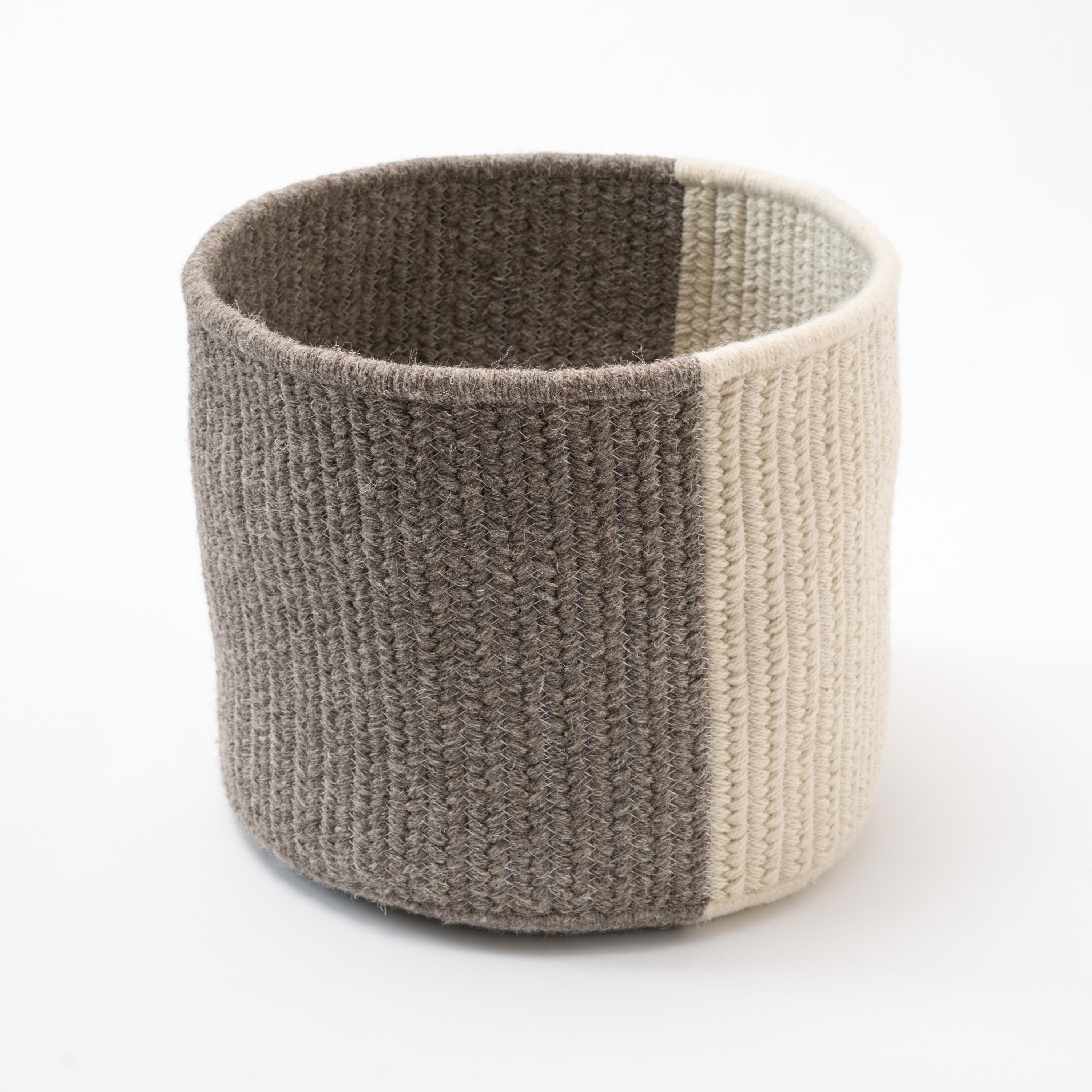 Balance Wool Basket in Light Grey and Cream Custom Woven in the USA im Angebot 1