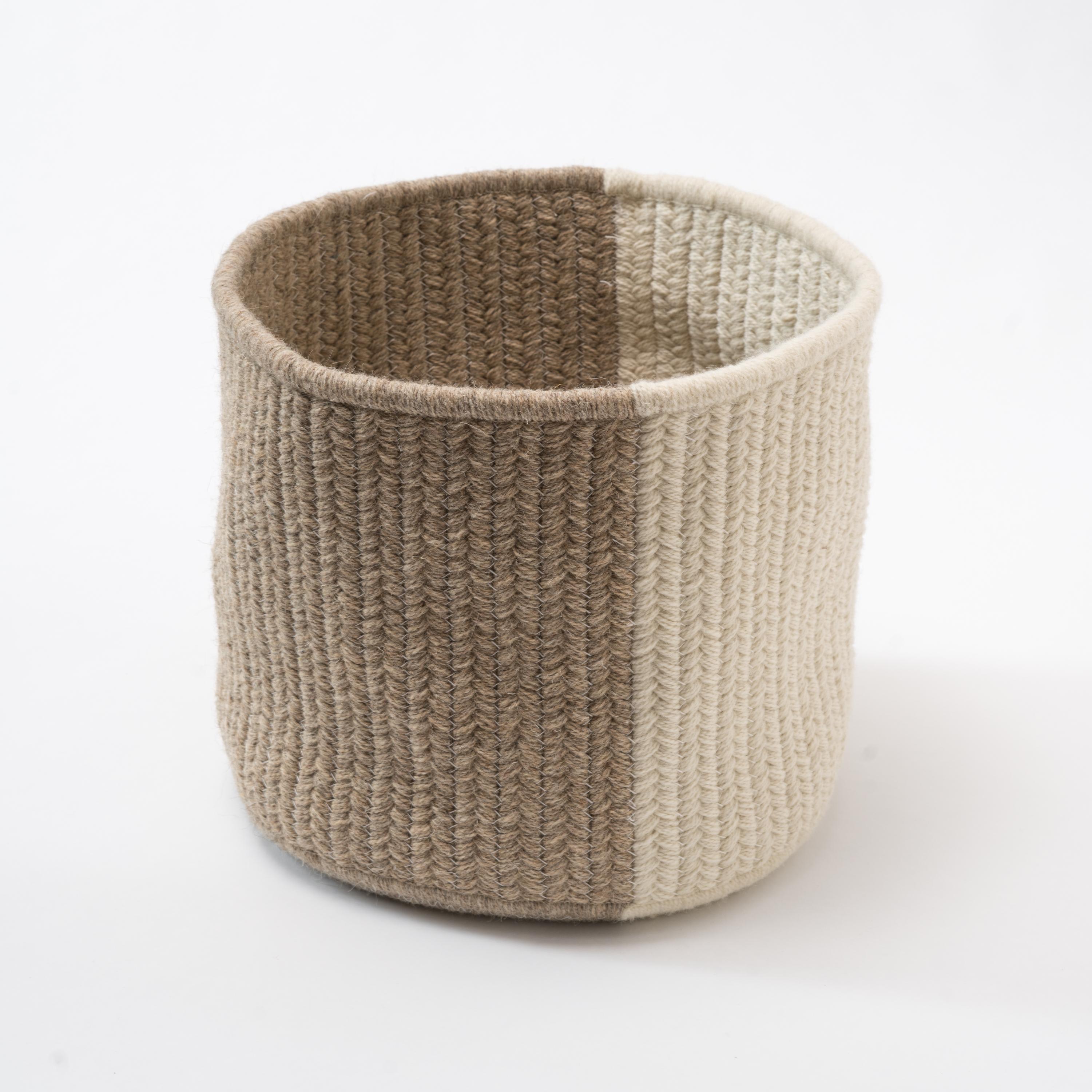 Balance Wool Basket in Light Grey and Cream Custom Woven in the USA im Angebot 2