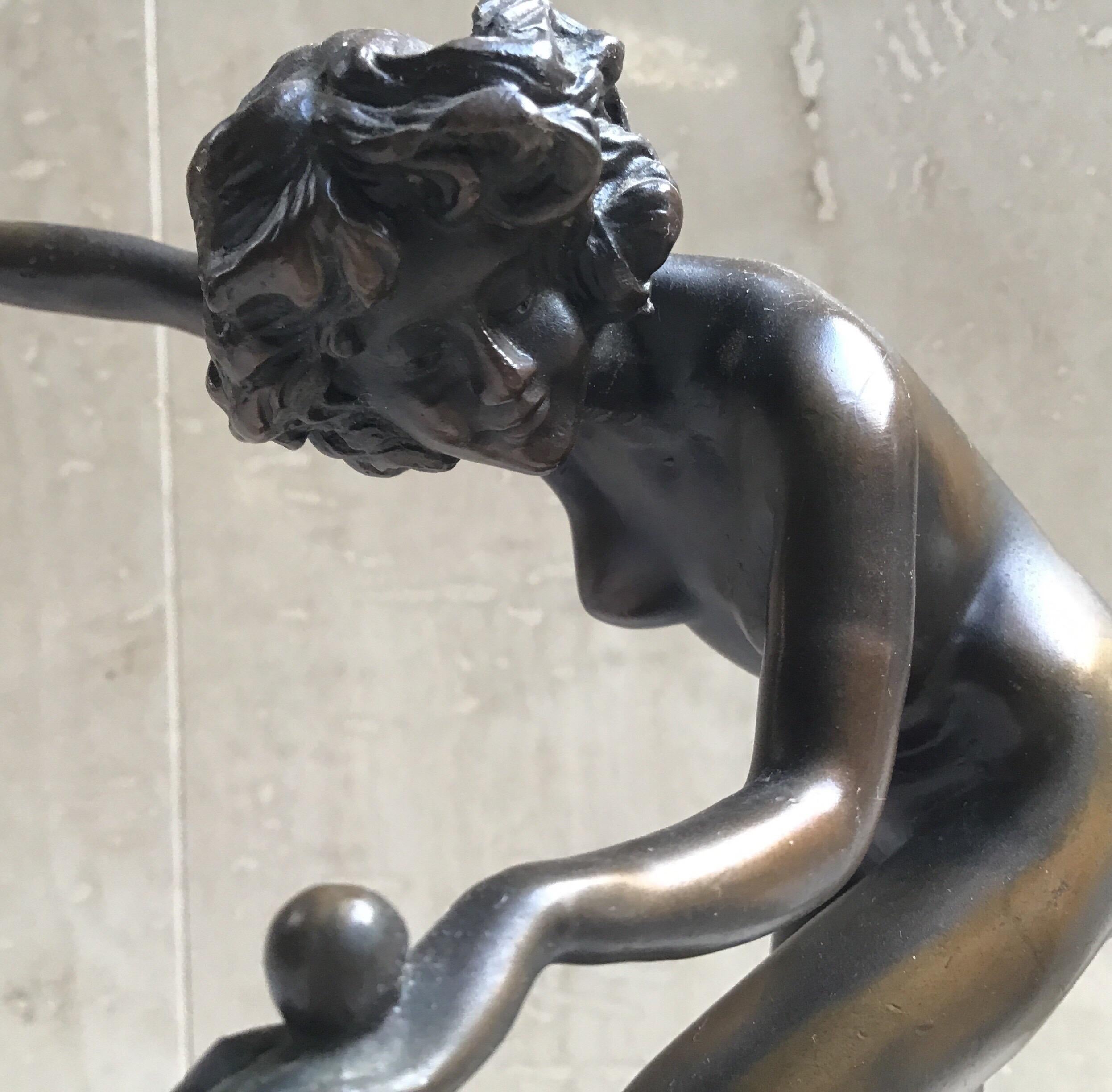 Sculpture en bronze d'une fille au bal d'équilibre en vente 4