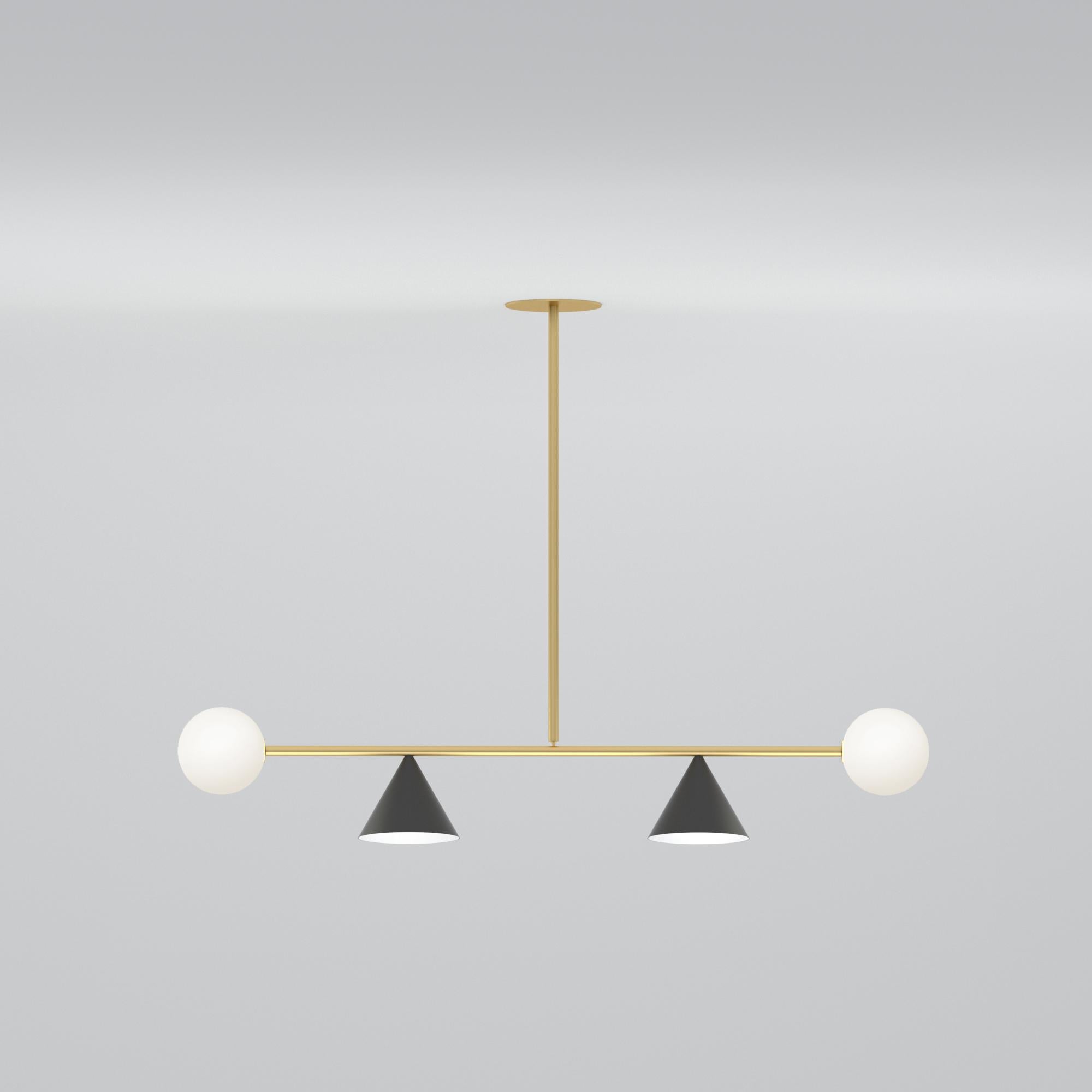 Lampada a sospensione Balancing Variations III di Atelier Ati
Dimensioni: P 16 x L 117 x H 87,5 cm.
Materiali: Ottone spazzolato, vetro bianco.

Disponibile in diverse varianti di coni e globi.

Tutte le nostre lampade possono essere cablate a
