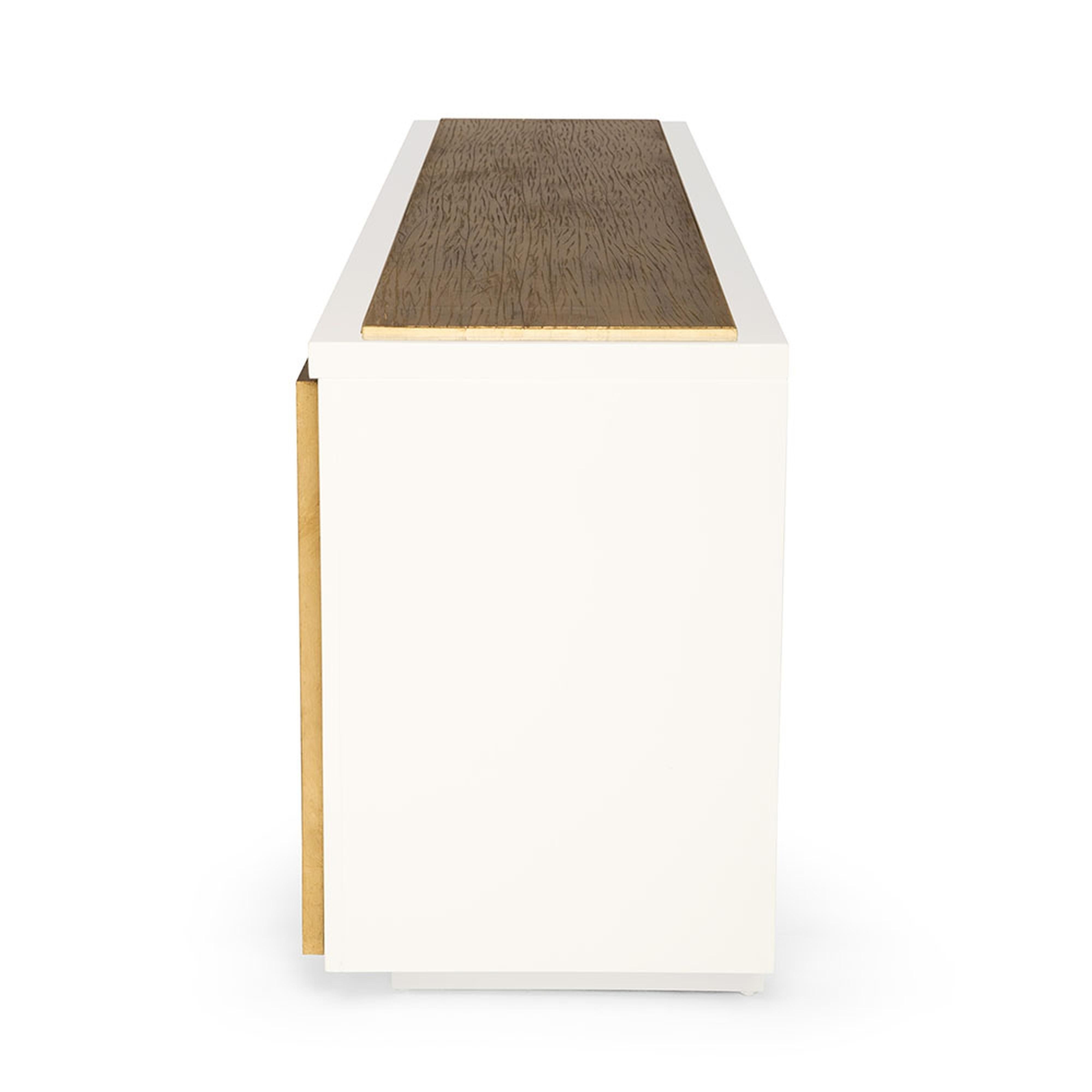 Modern Balboa Credenza in Lacquered White & Antique Gold by Innova Luxuxy Group For Sale