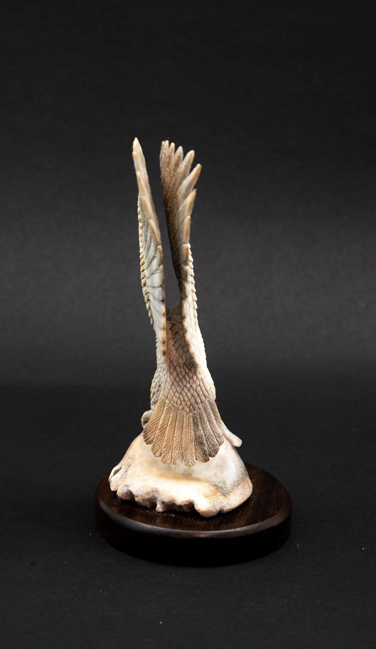 bald eagle carving